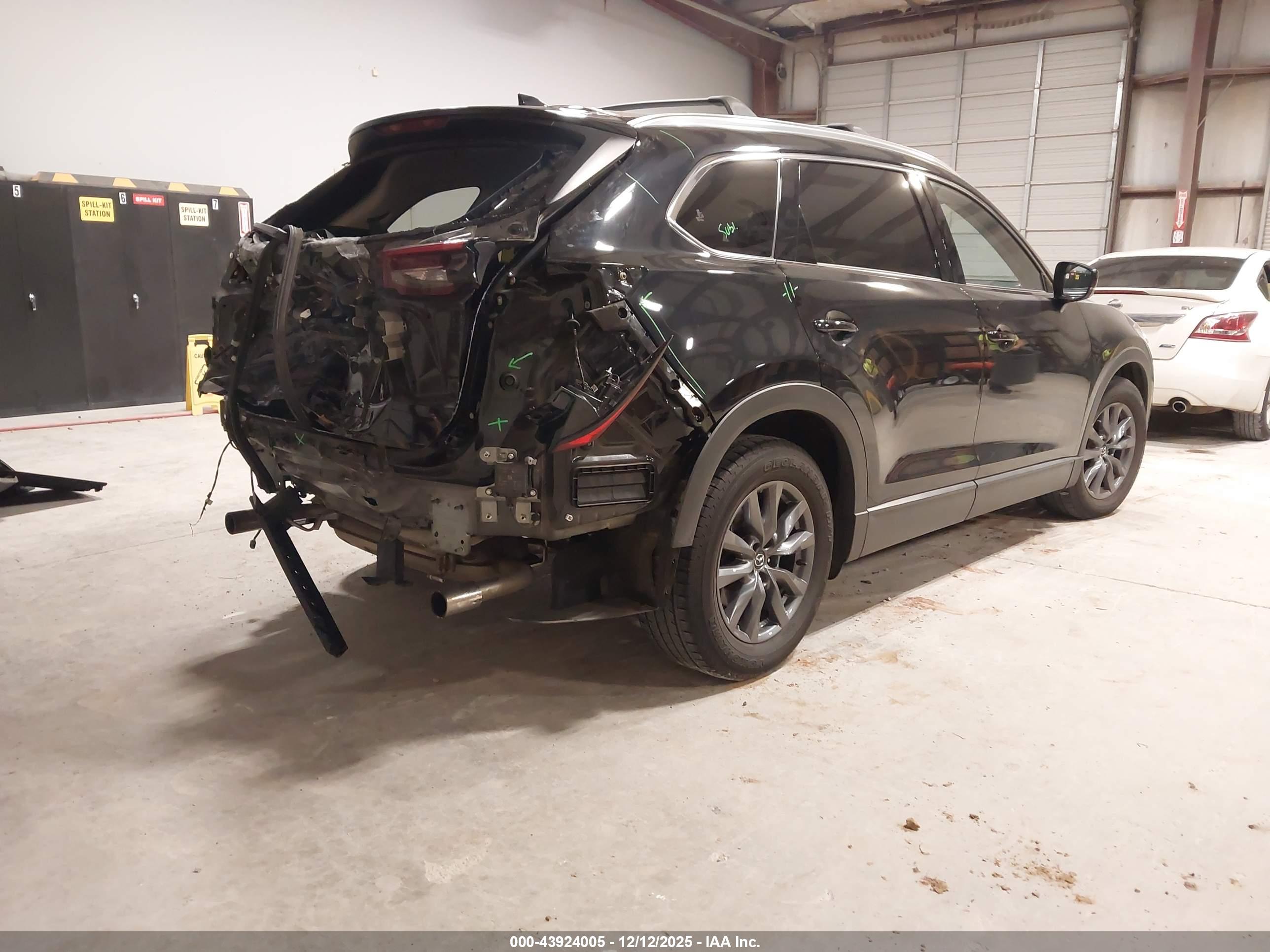 MAZDA CX-9 image 4