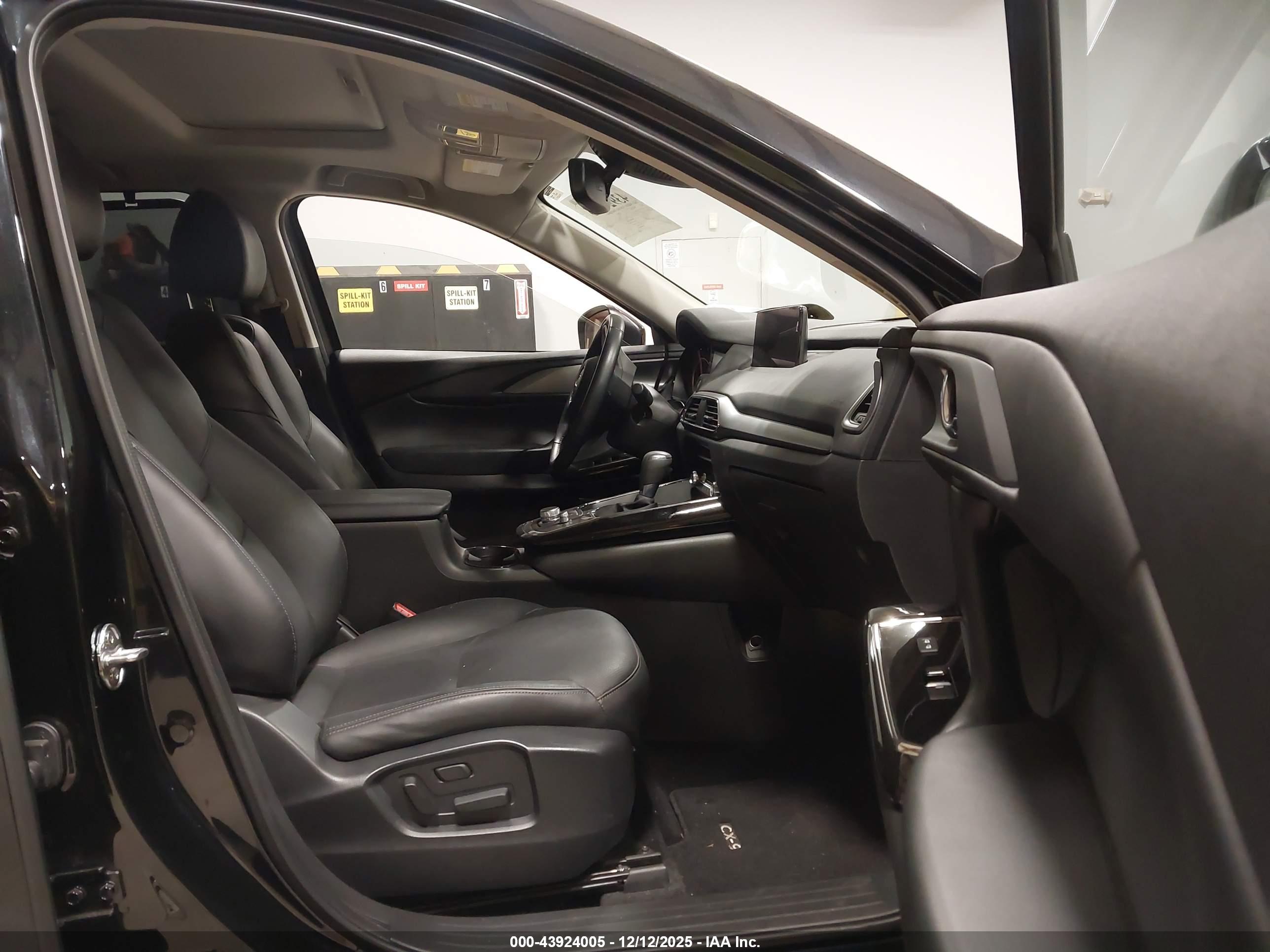 MAZDA CX-9 image 5