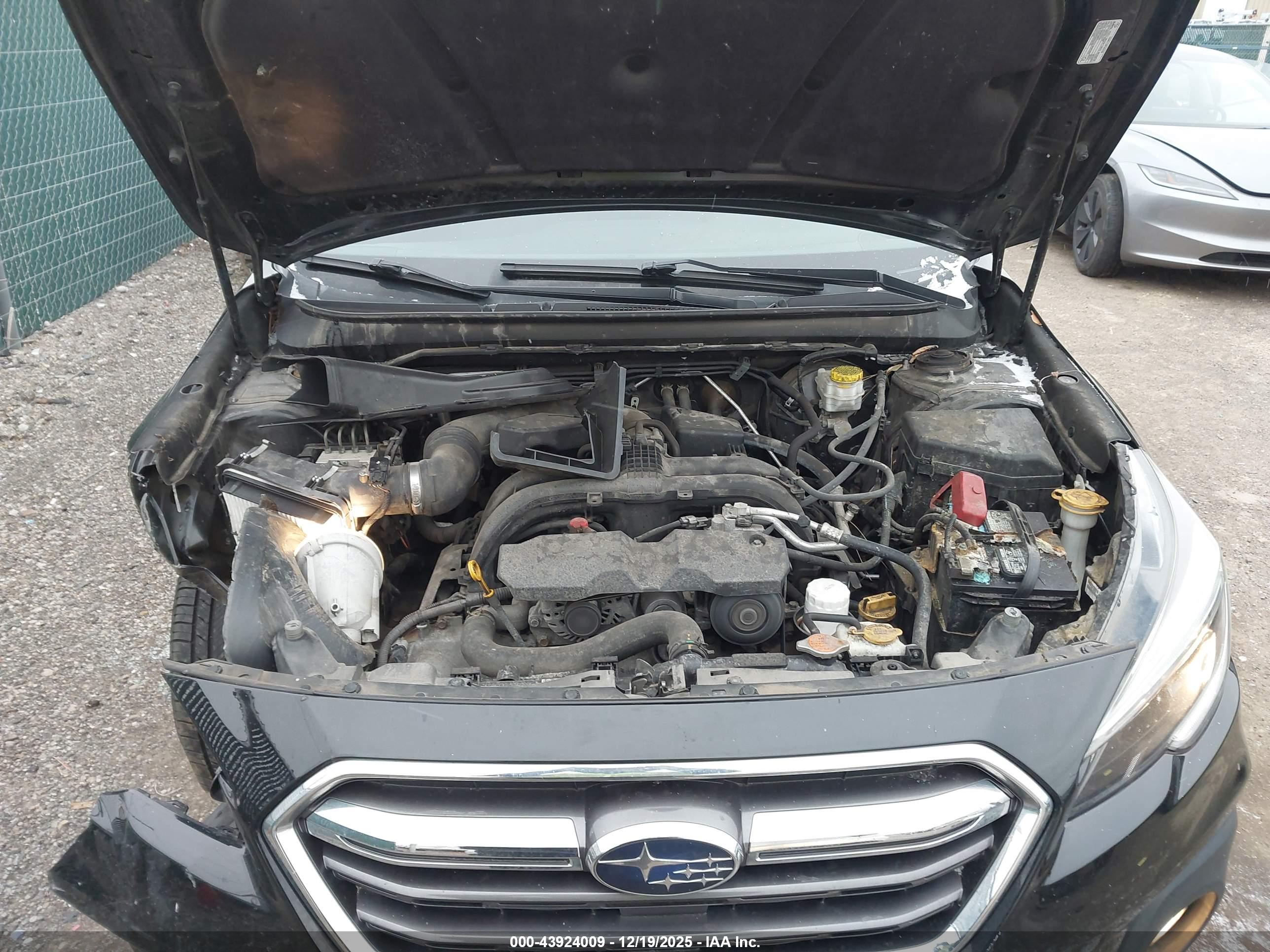SUBARU OUTBACK image 10