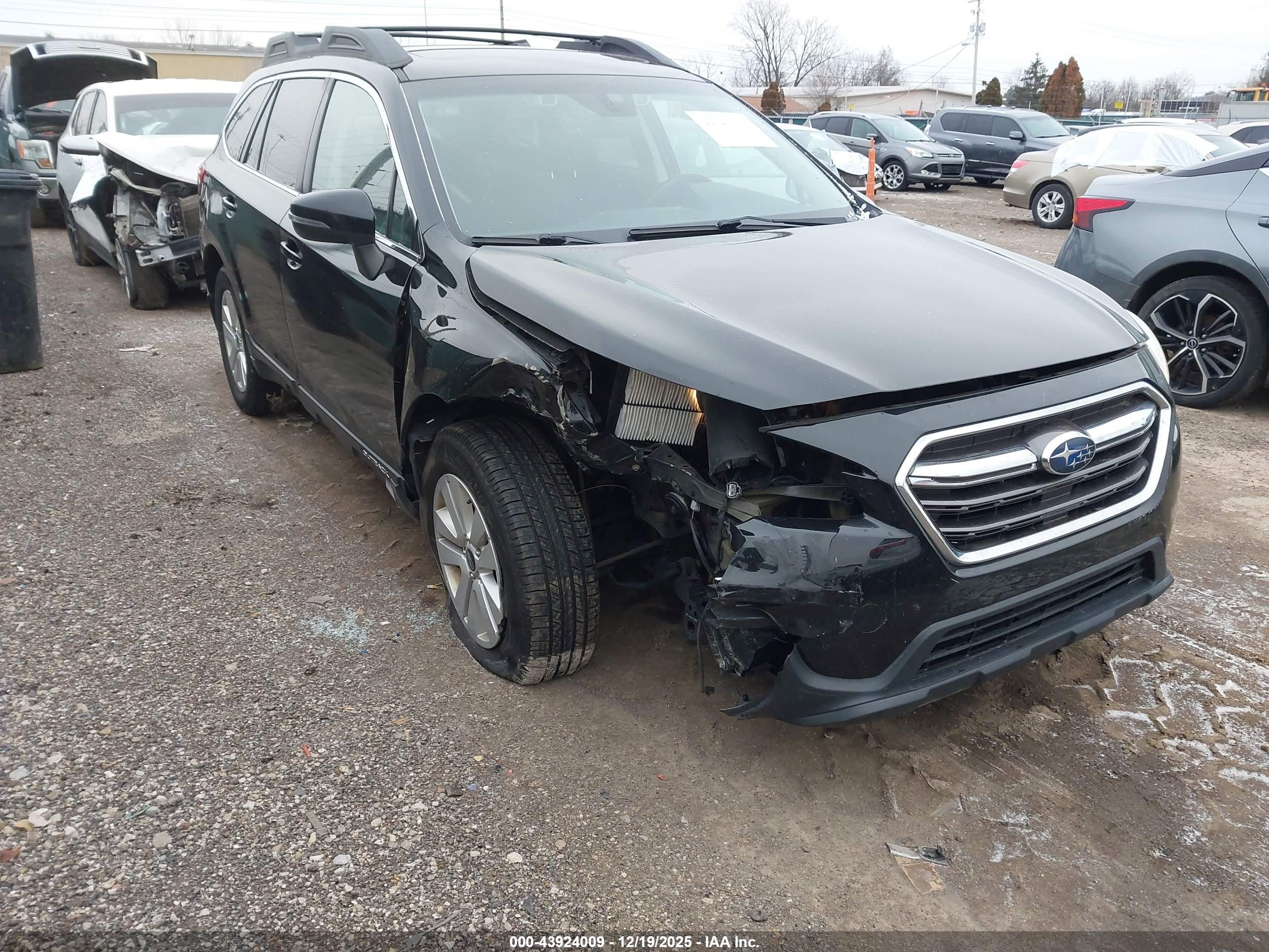 SUBARU OUTBACK image 6