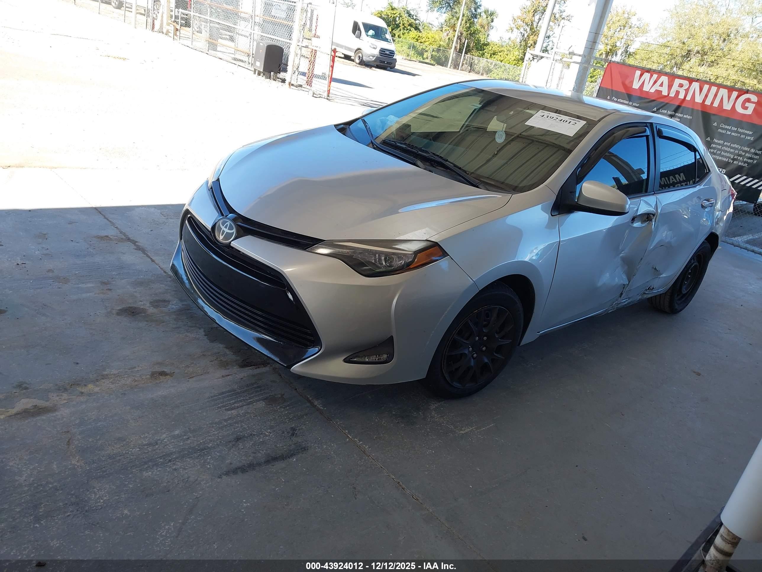 TOYOTA COROLLA image 2