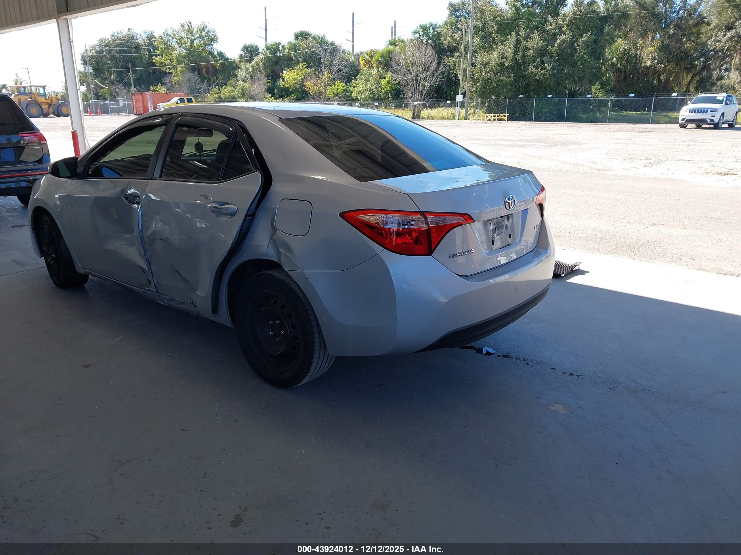 TOYOTA COROLLA image 3