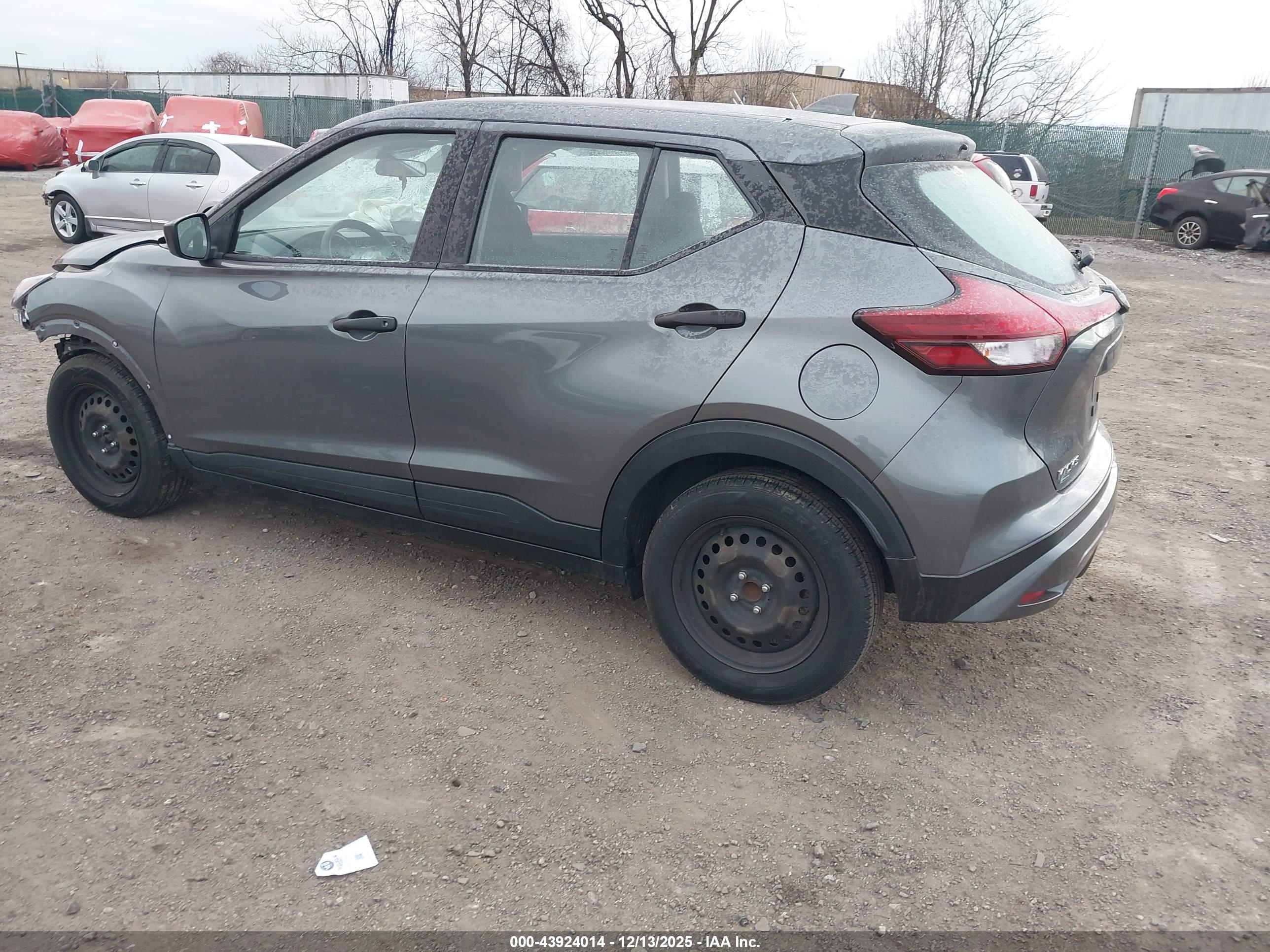 NISSAN KICKS image 3