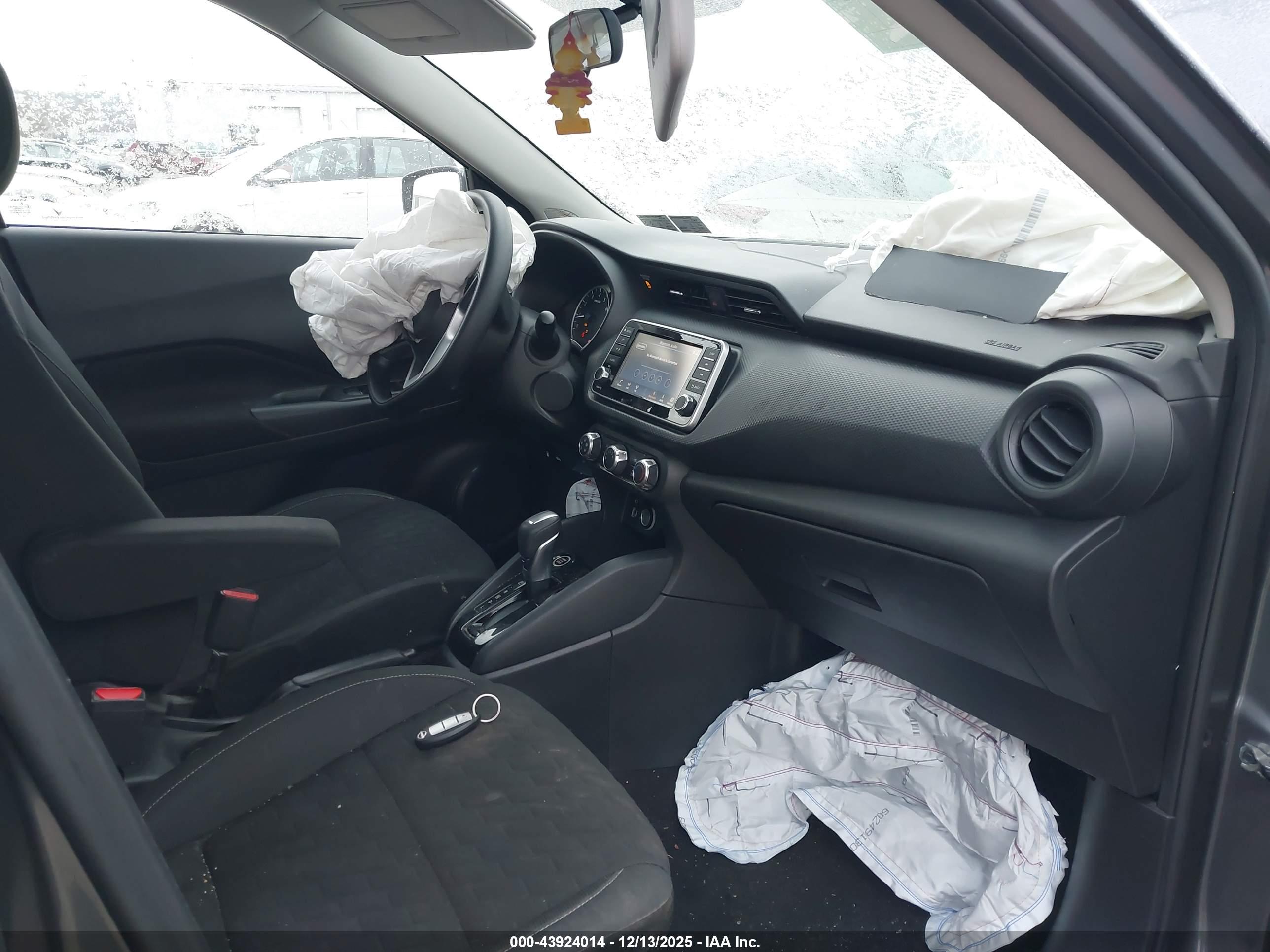 NISSAN KICKS image 5