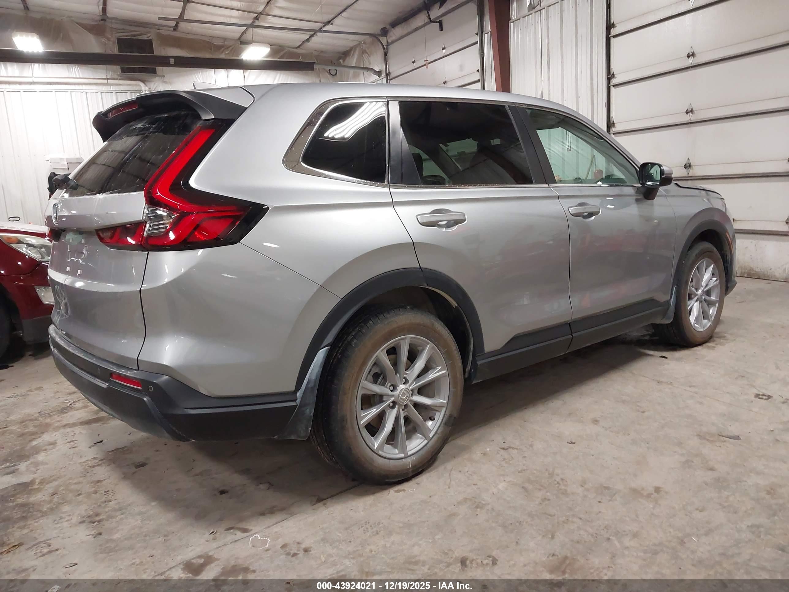 HONDA CR-V image 4