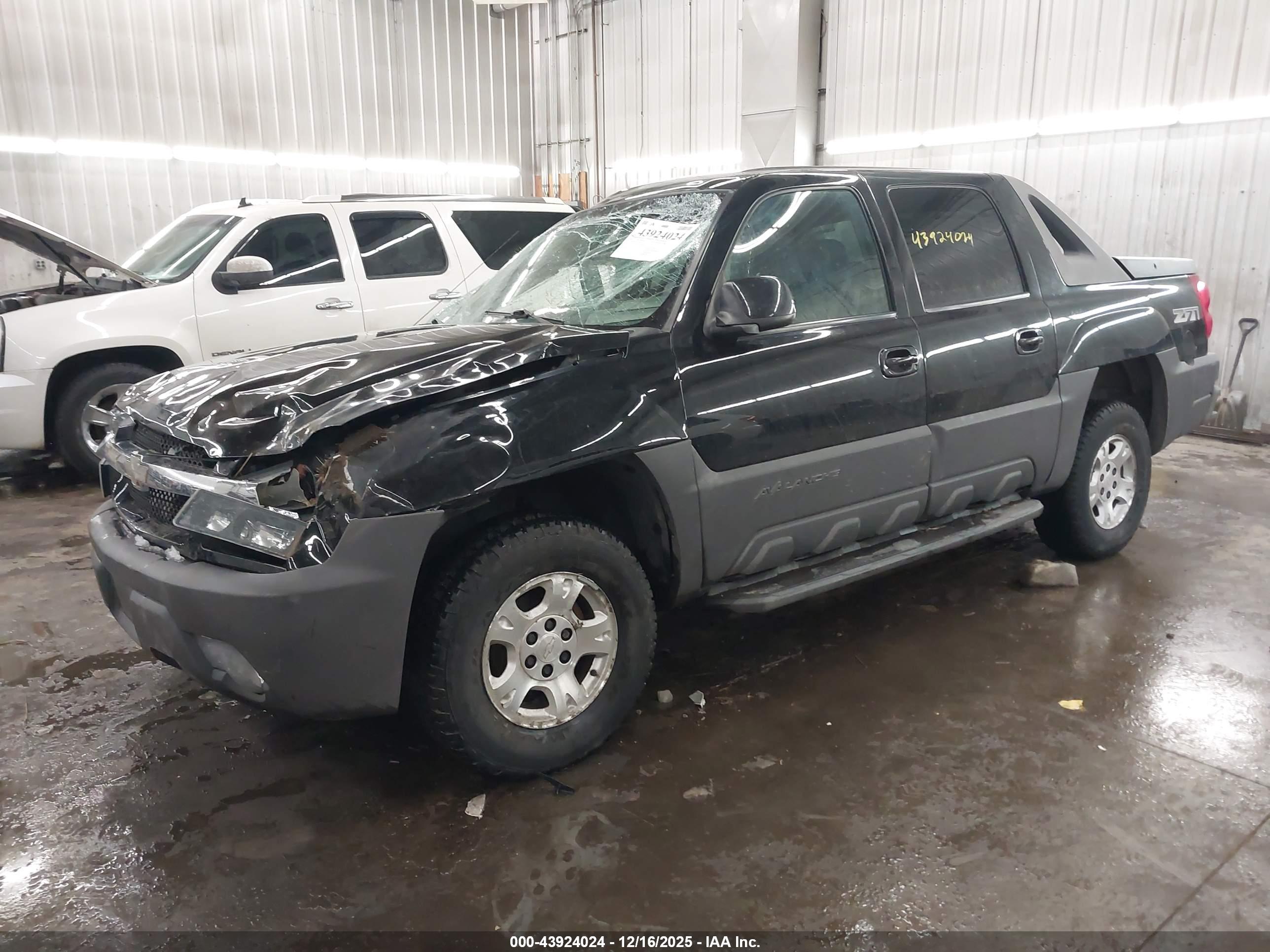 CHEVROLET AVALANCHE image 2