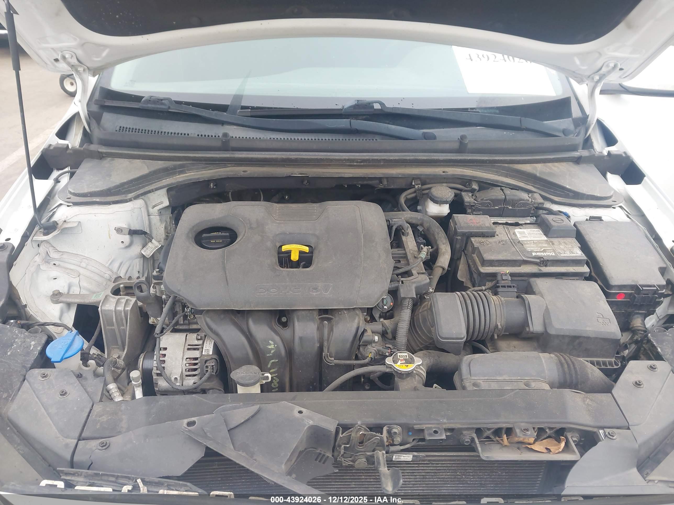 HYUNDAI ELANTRA image 10