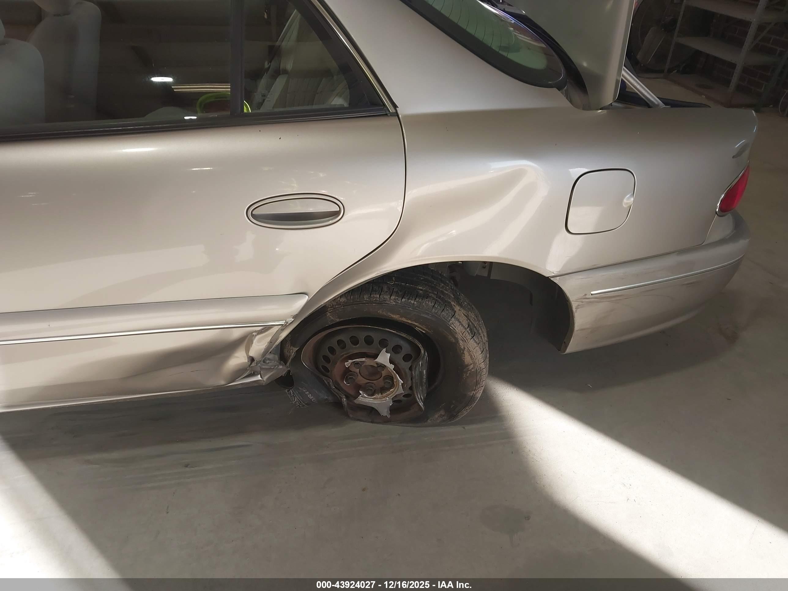 BUICK CENTURY image 6