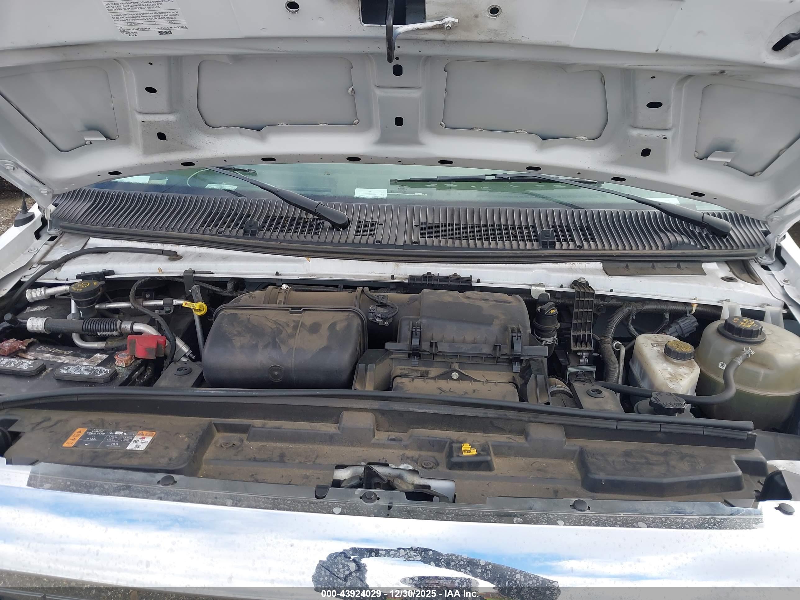 FORD E-450 image 10
