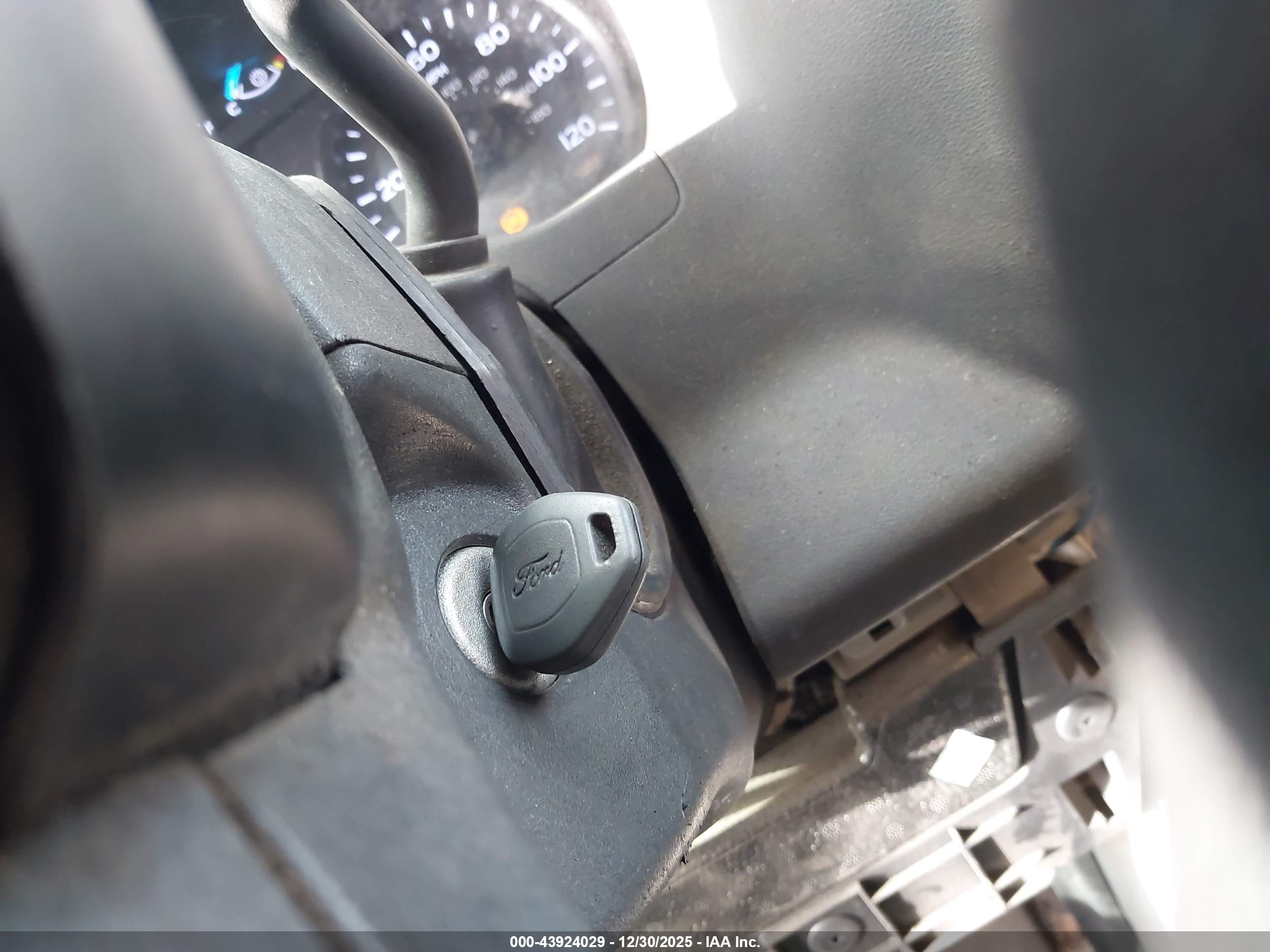 FORD E-450 image 11