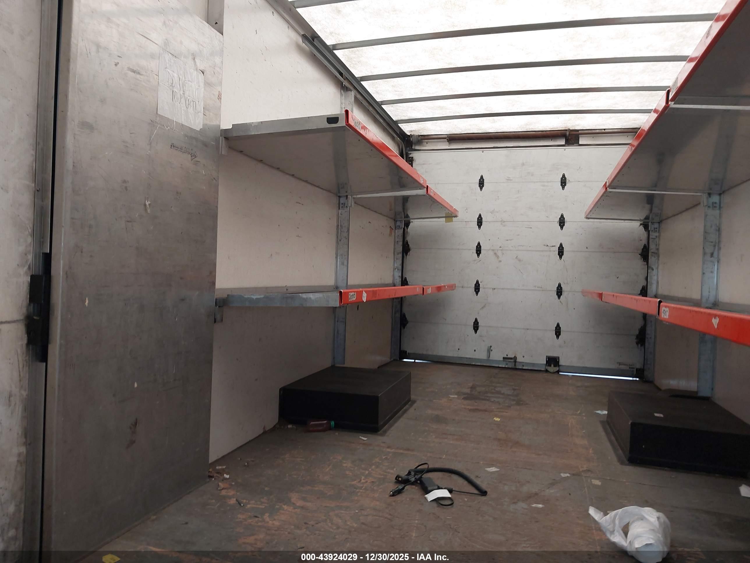 FORD E-450 image 8