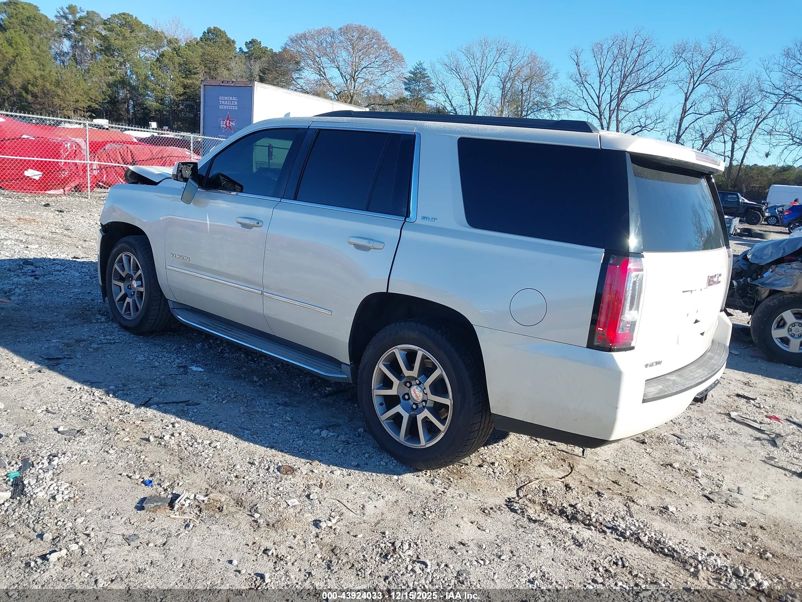 GMC YUKON image 3
