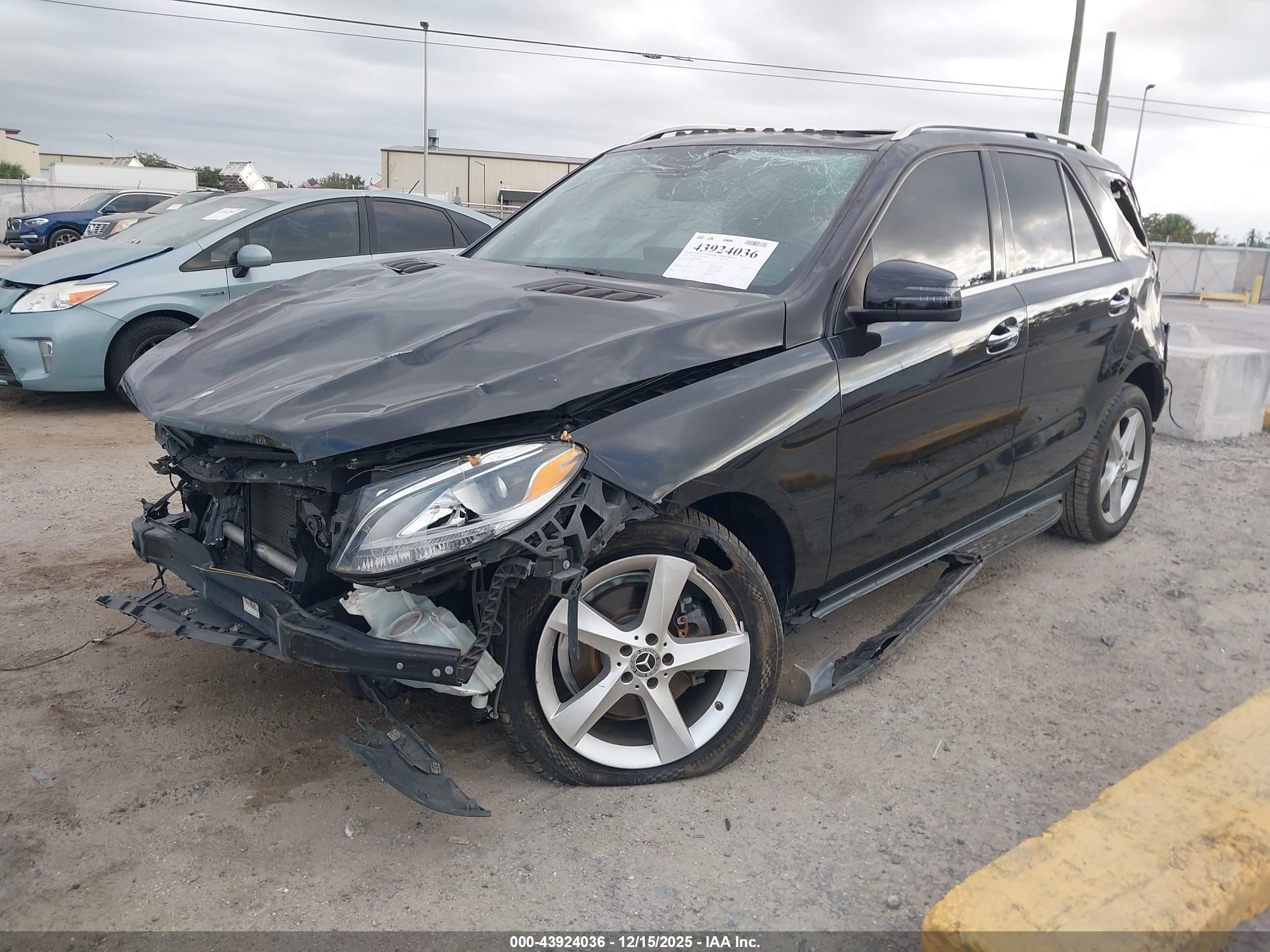 MERCEDES-BENZ GLE image 2
