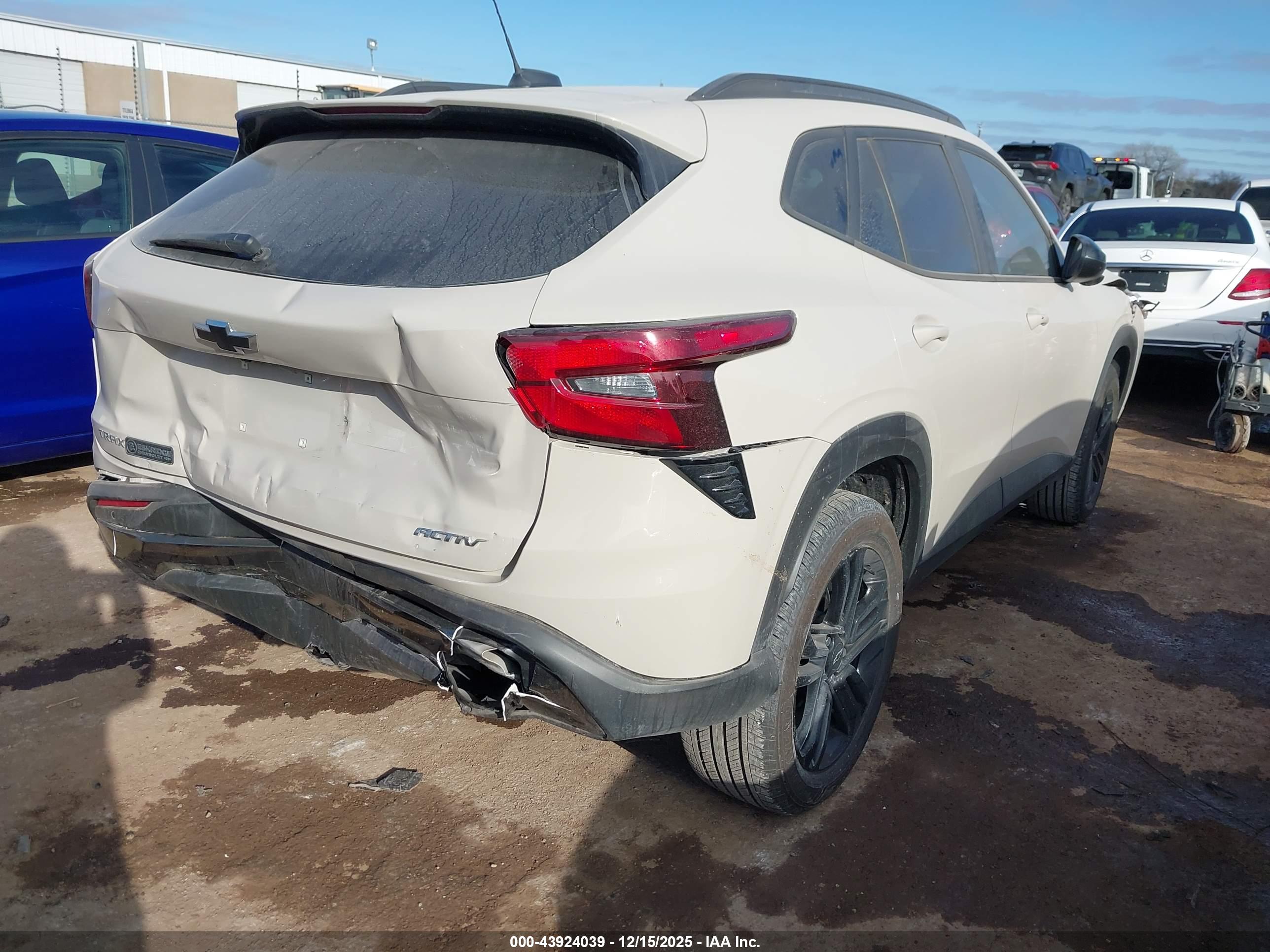 CHEVROLET TRAX image 4