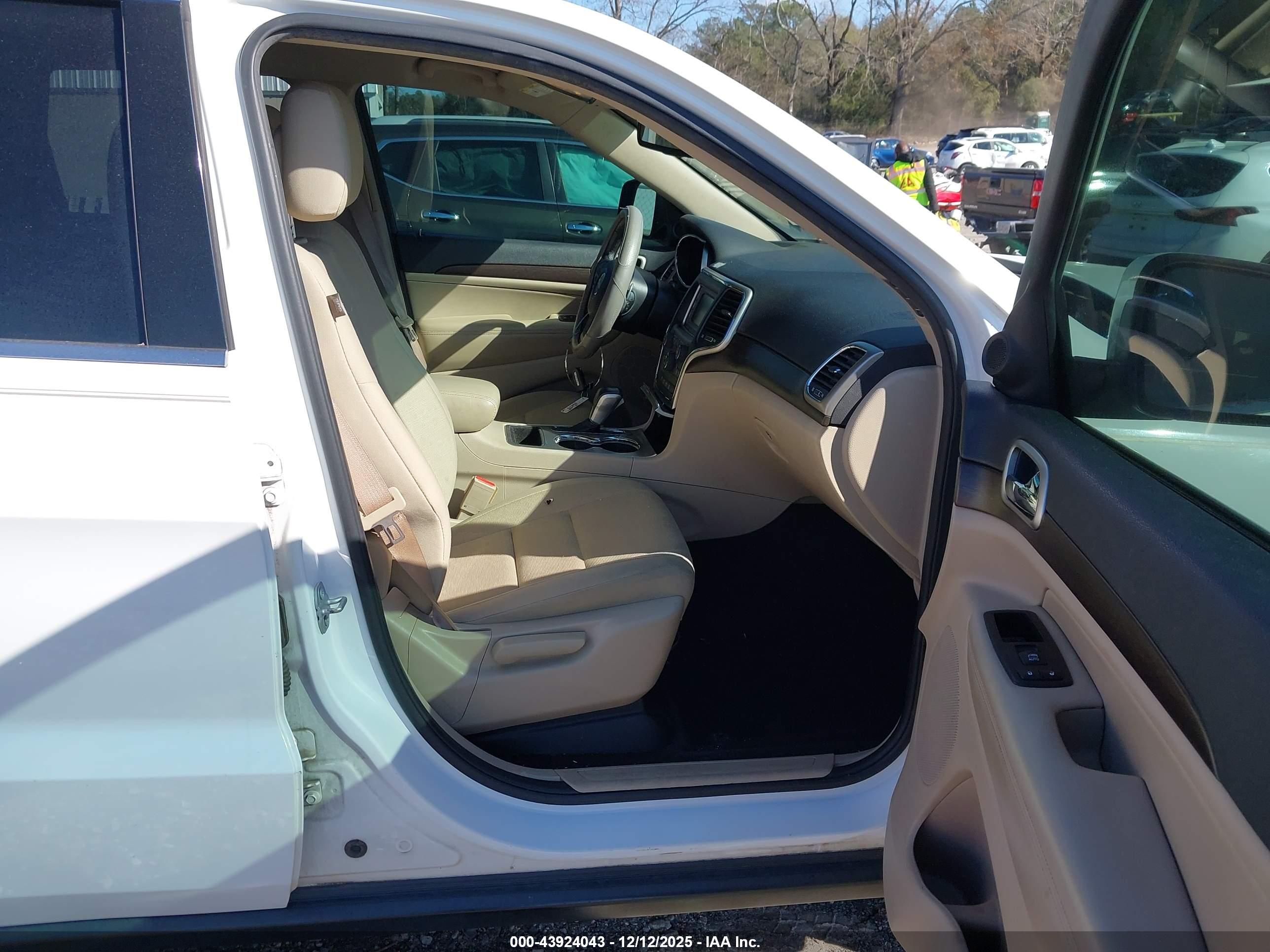 JEEP GRAND image 5
