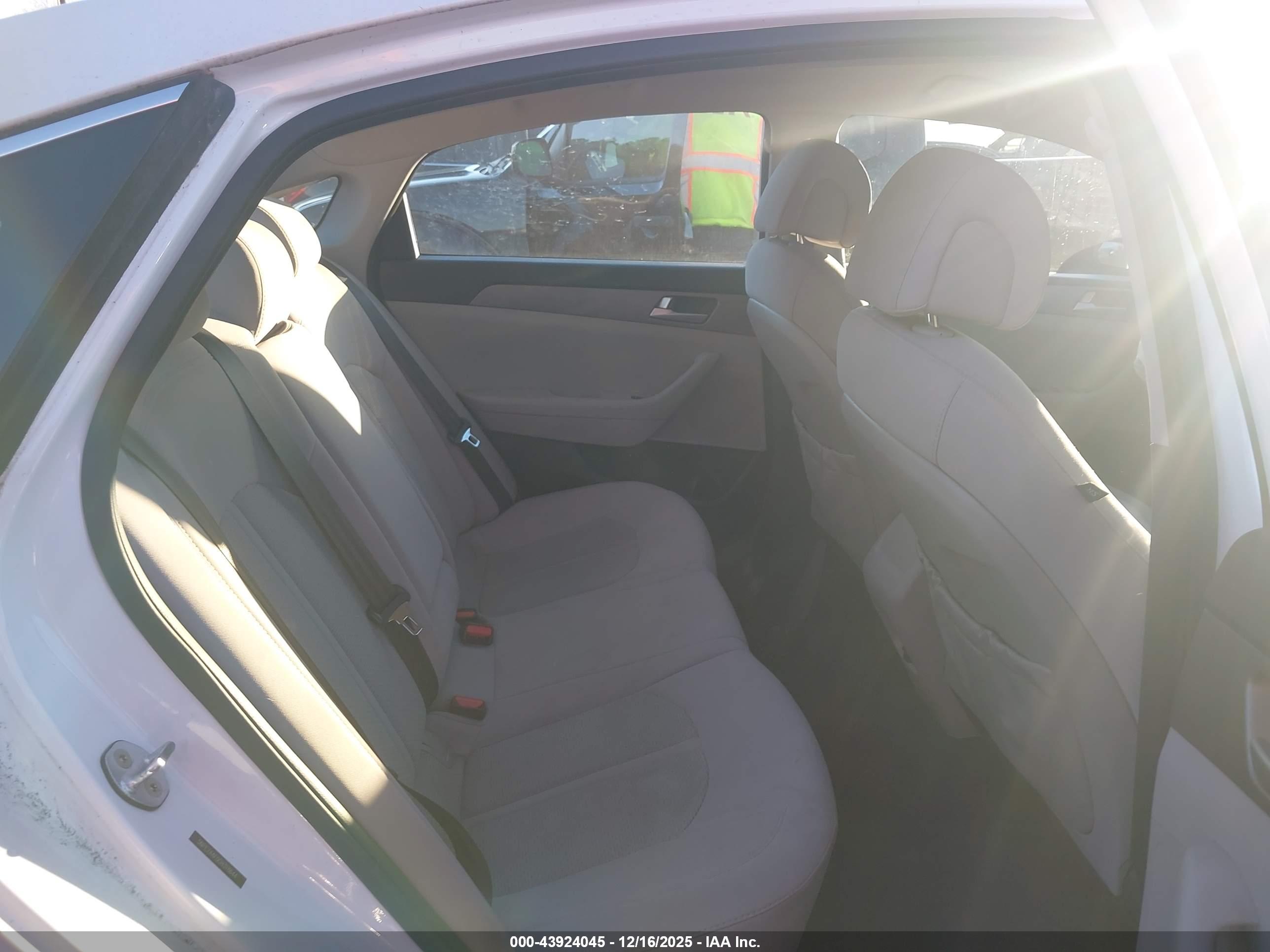 HYUNDAI SONATA image 8