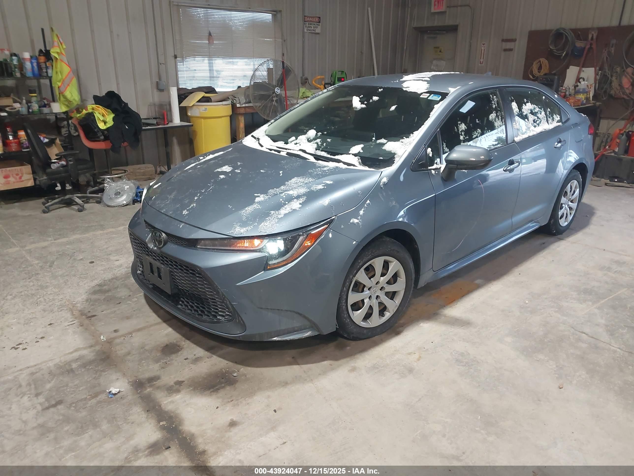 TOYOTA COROLLA image 2