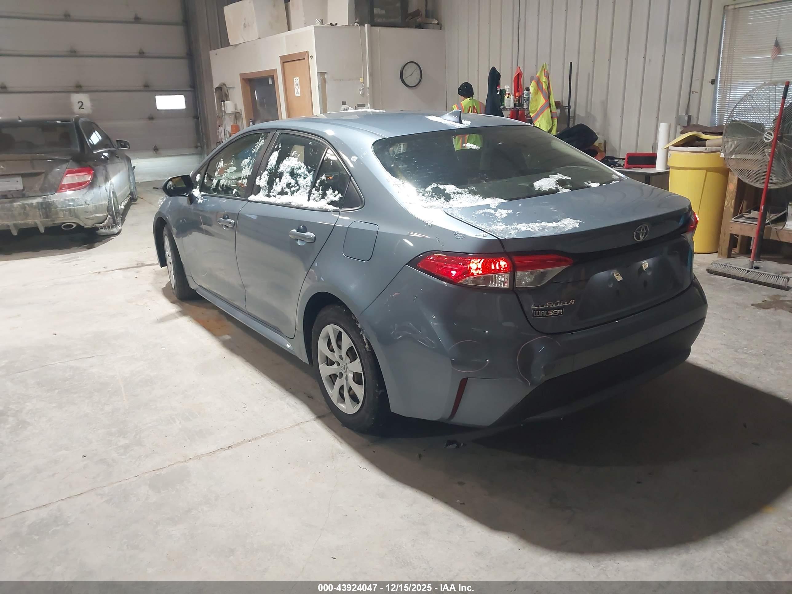 TOYOTA COROLLA image 3
