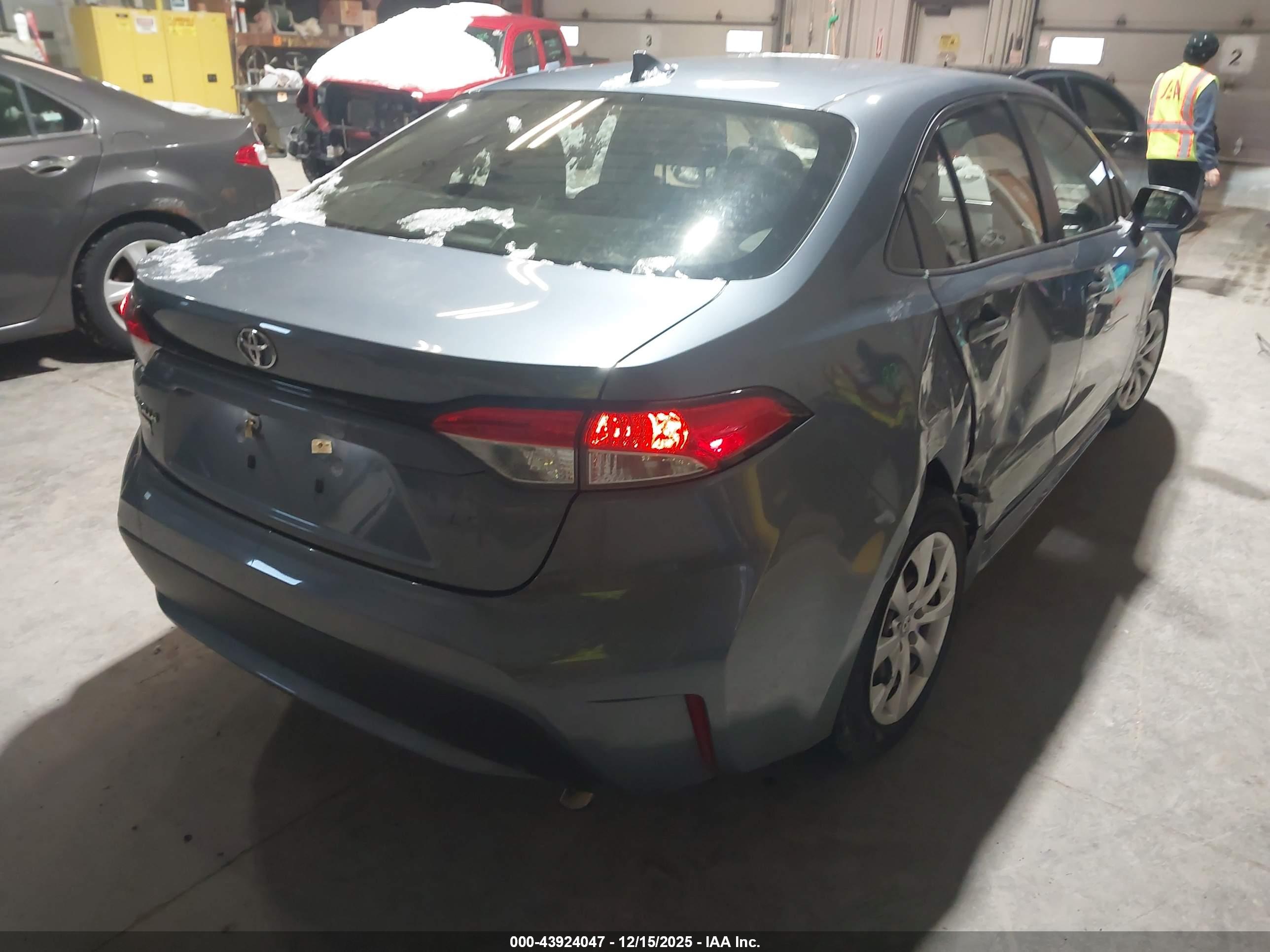 TOYOTA COROLLA image 4