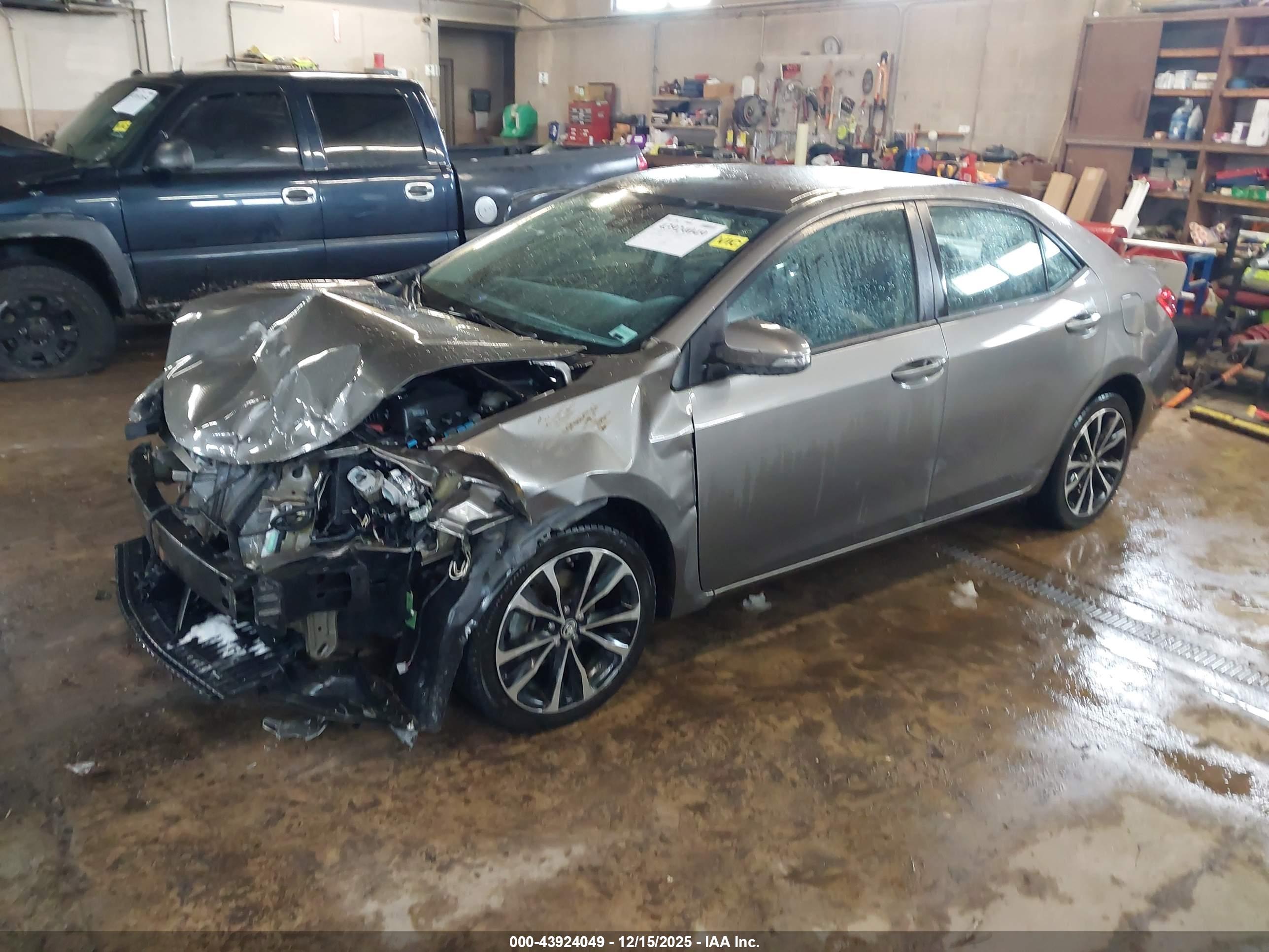 TOYOTA COROLLA image 2