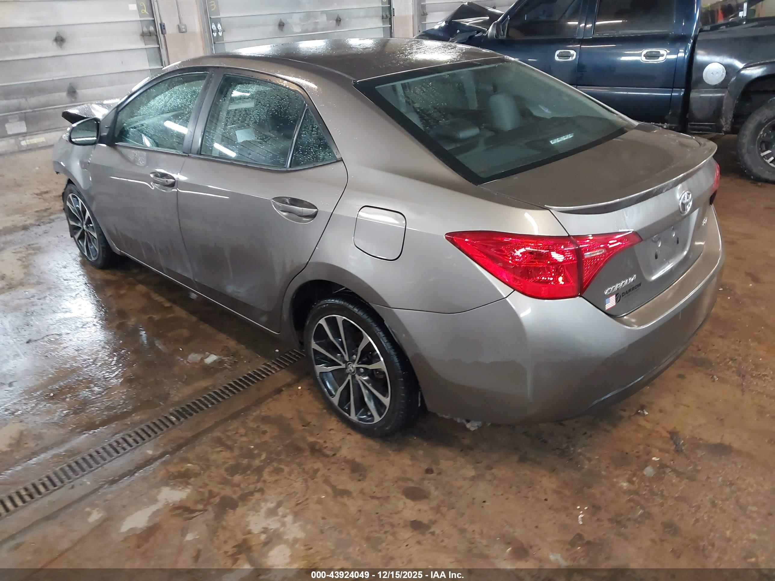 TOYOTA COROLLA image 3