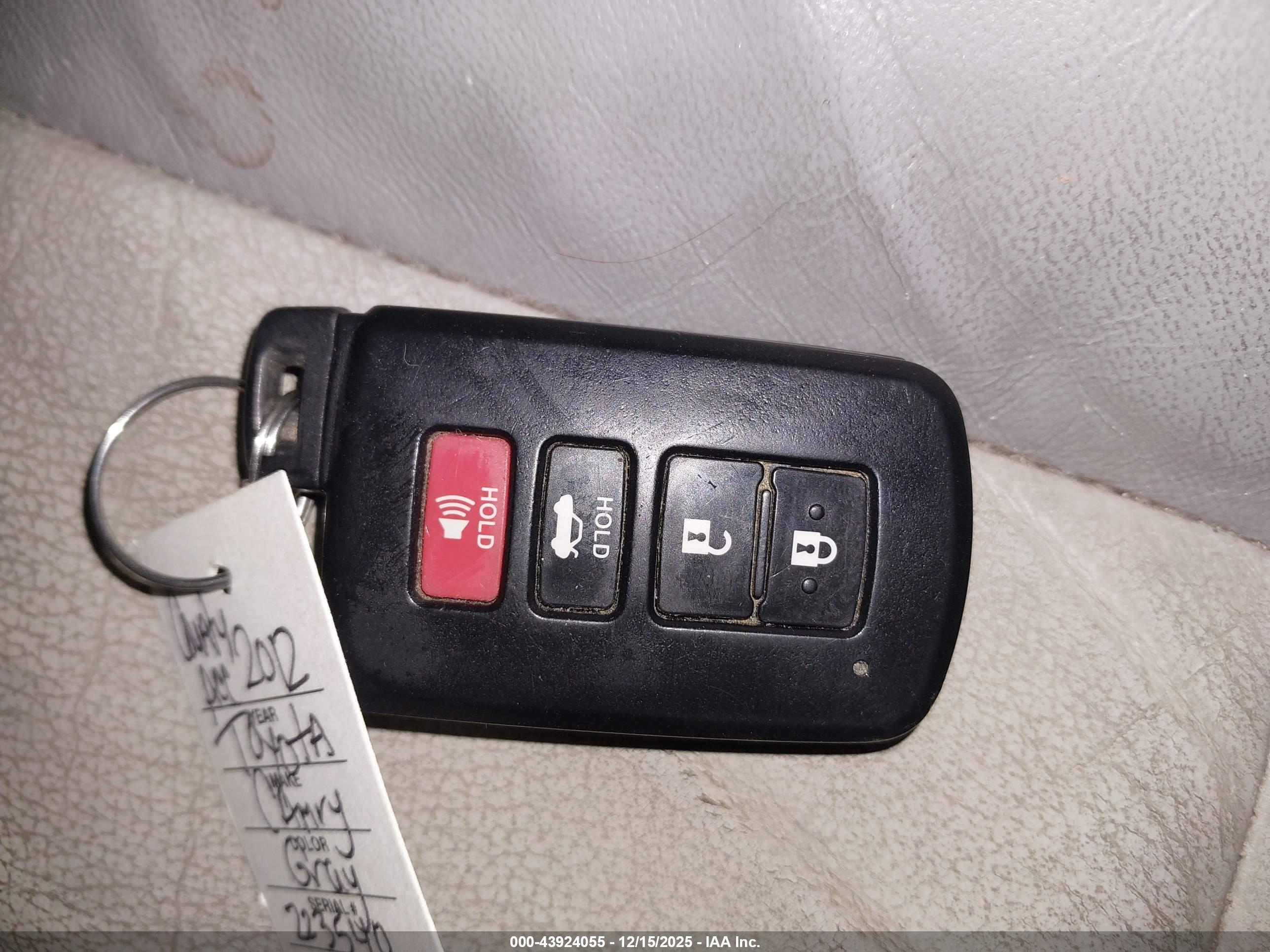 TOYOTA CAMRY image 11