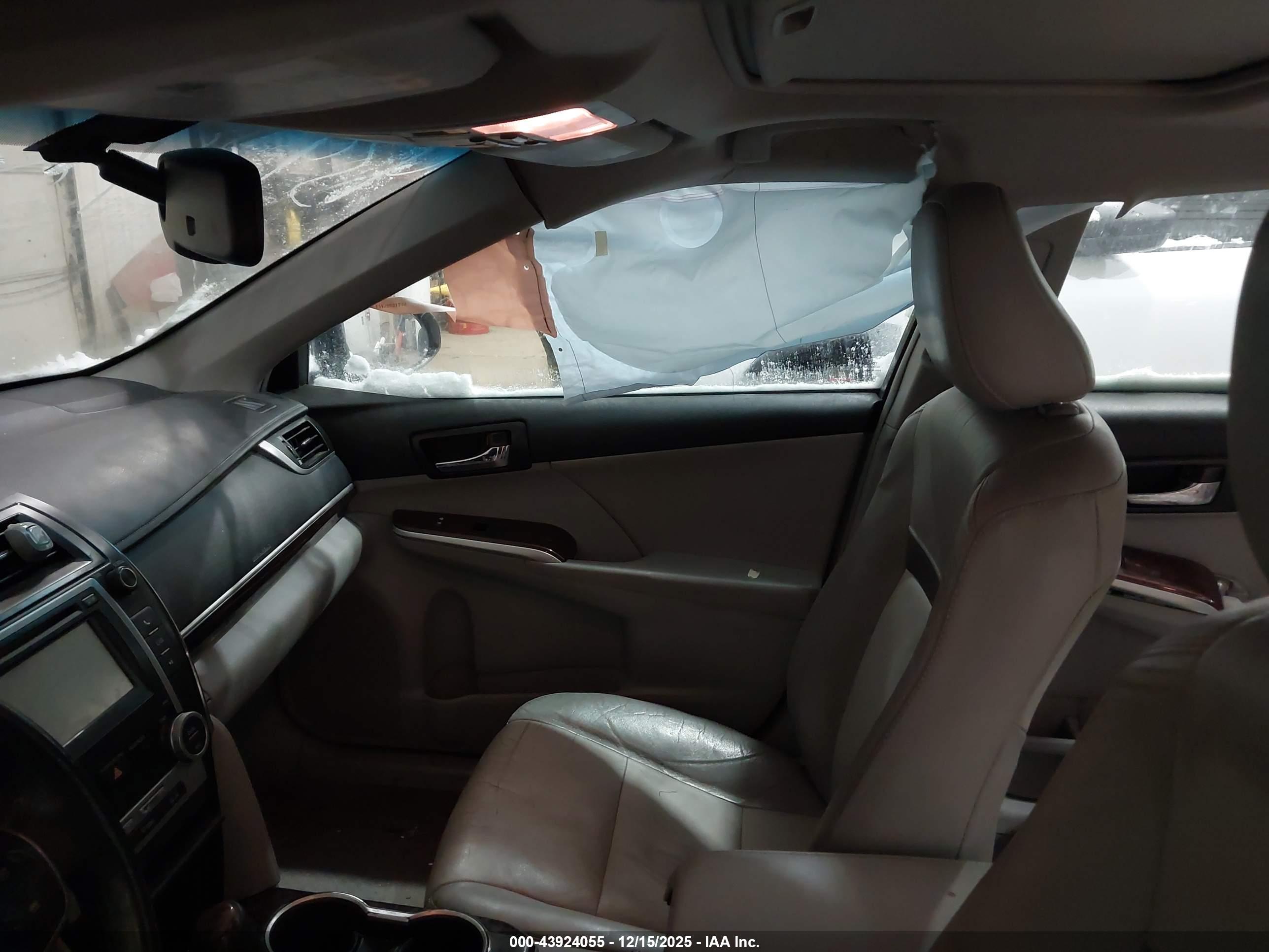 TOYOTA CAMRY image 5