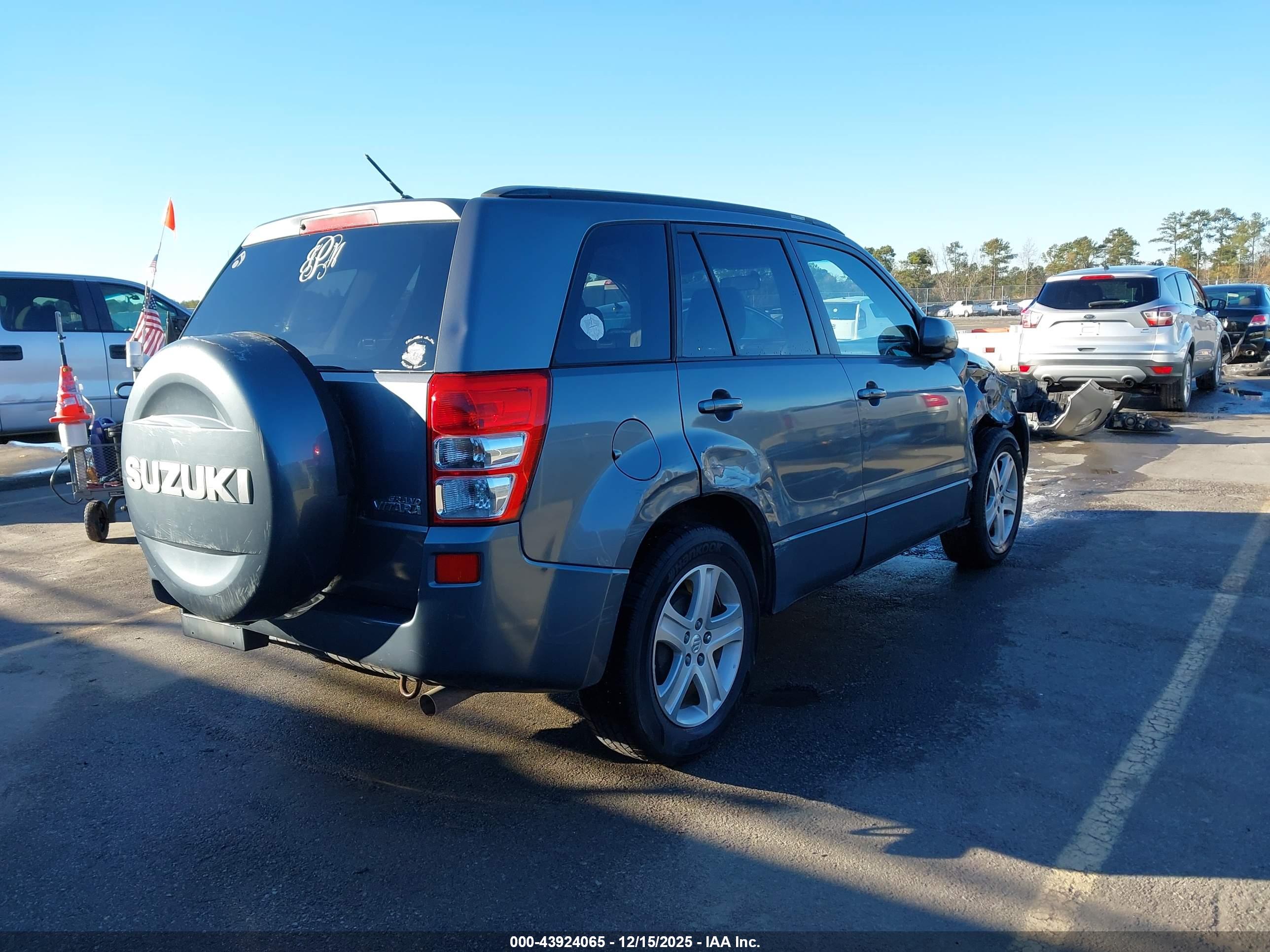 SUZUKI GRAND image 4