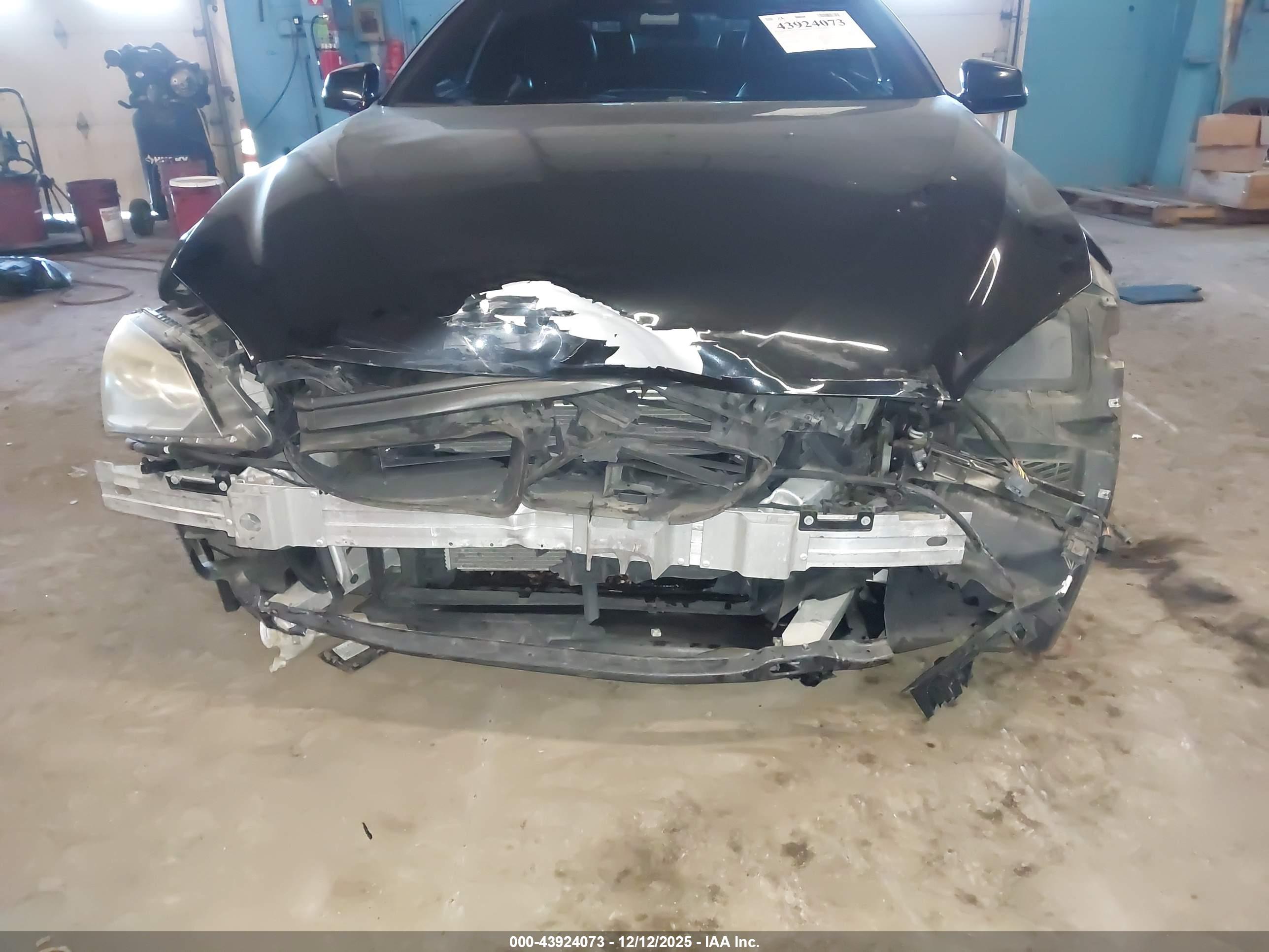 BMW 650I image 6