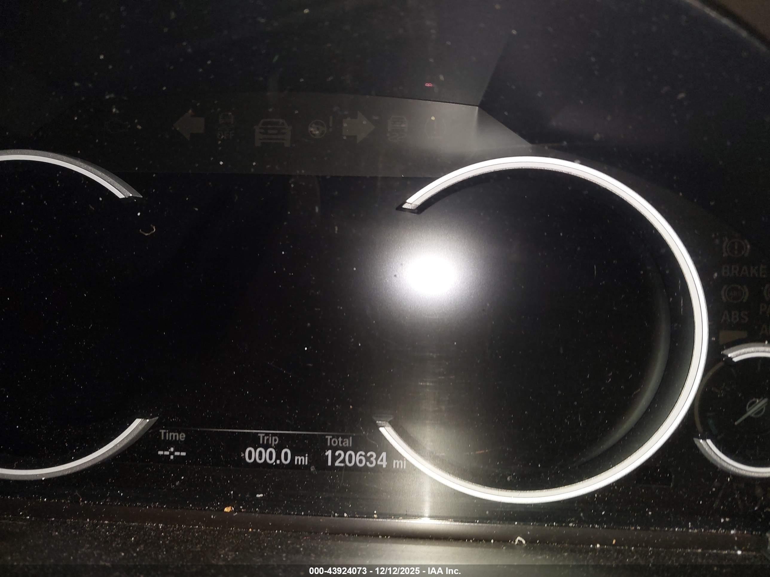 BMW 650I image 7