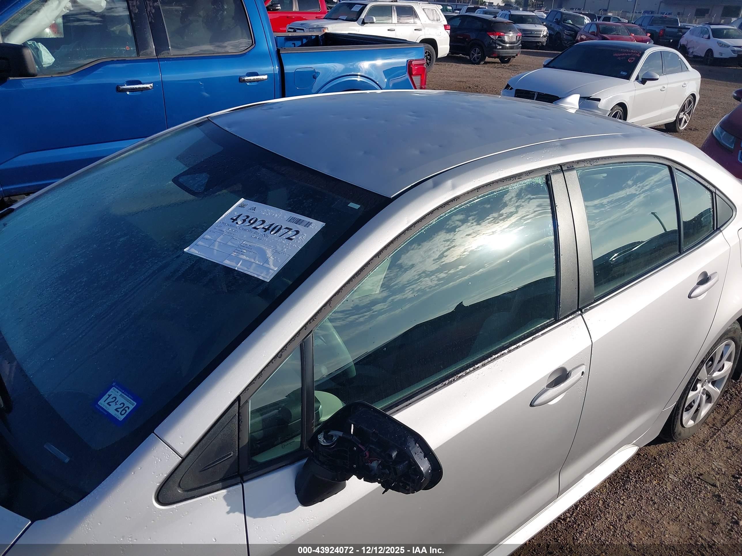 TOYOTA COROLLA image 6