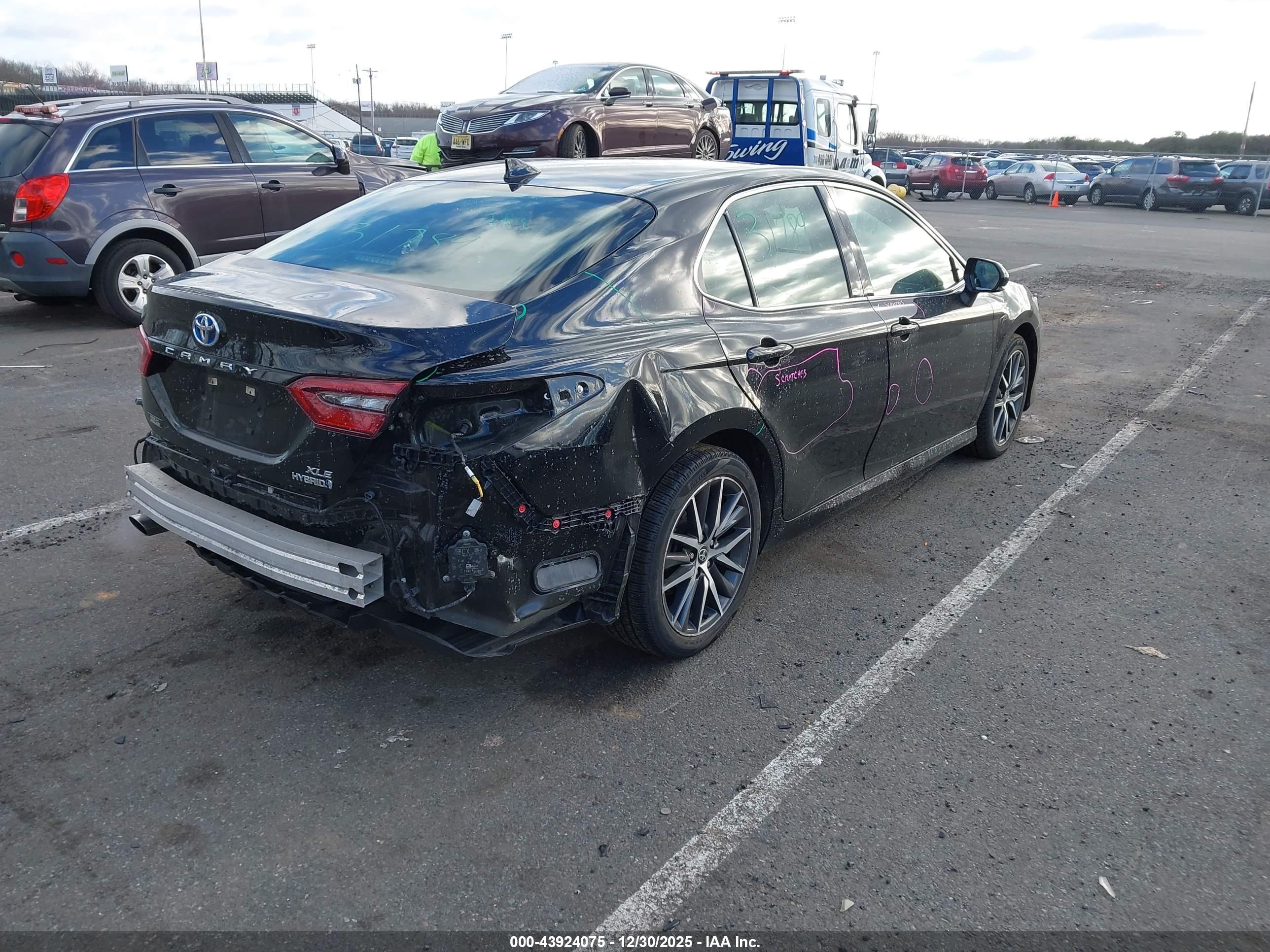 TOYOTA CAMRY image 4