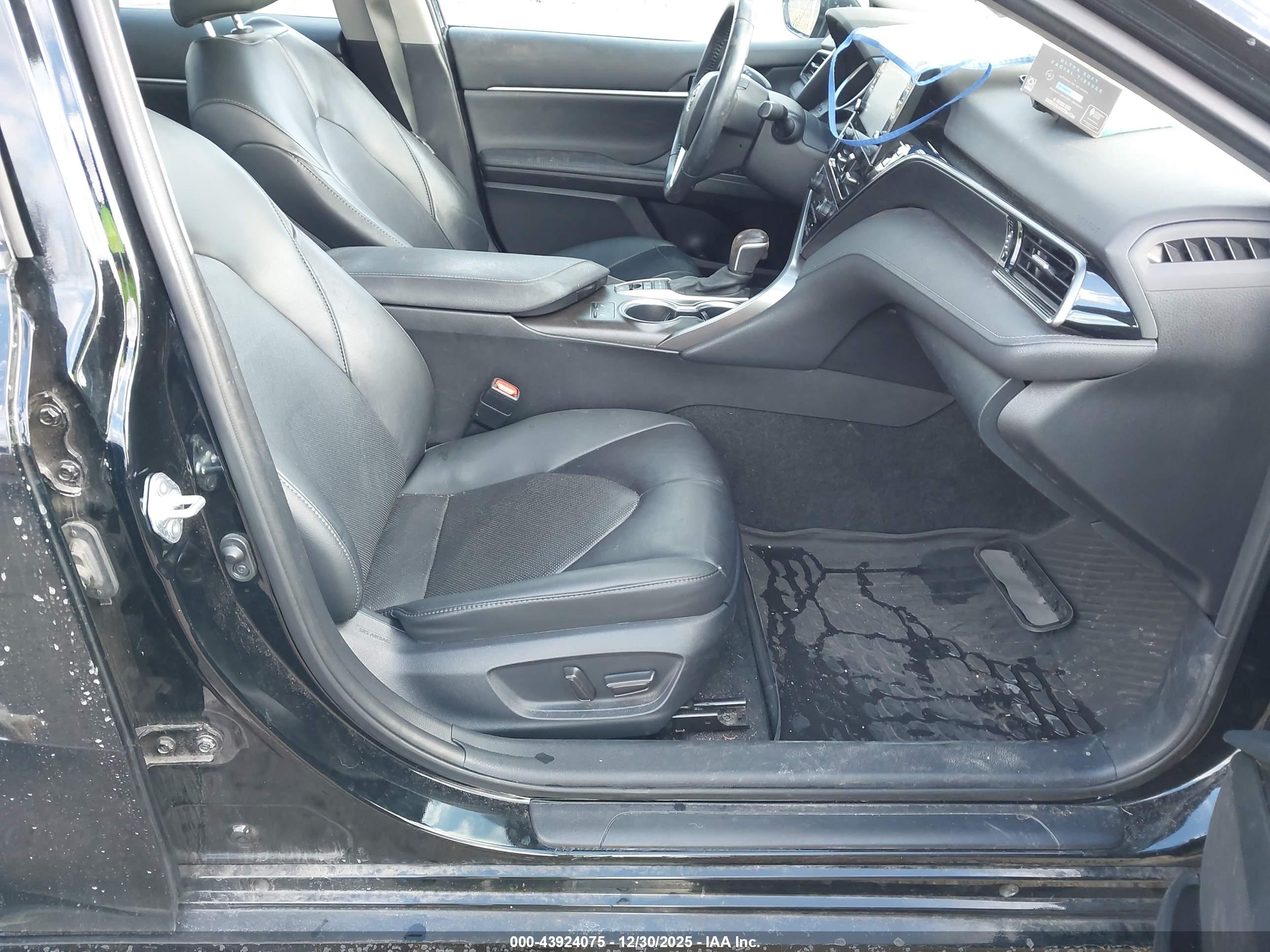 TOYOTA CAMRY image 5