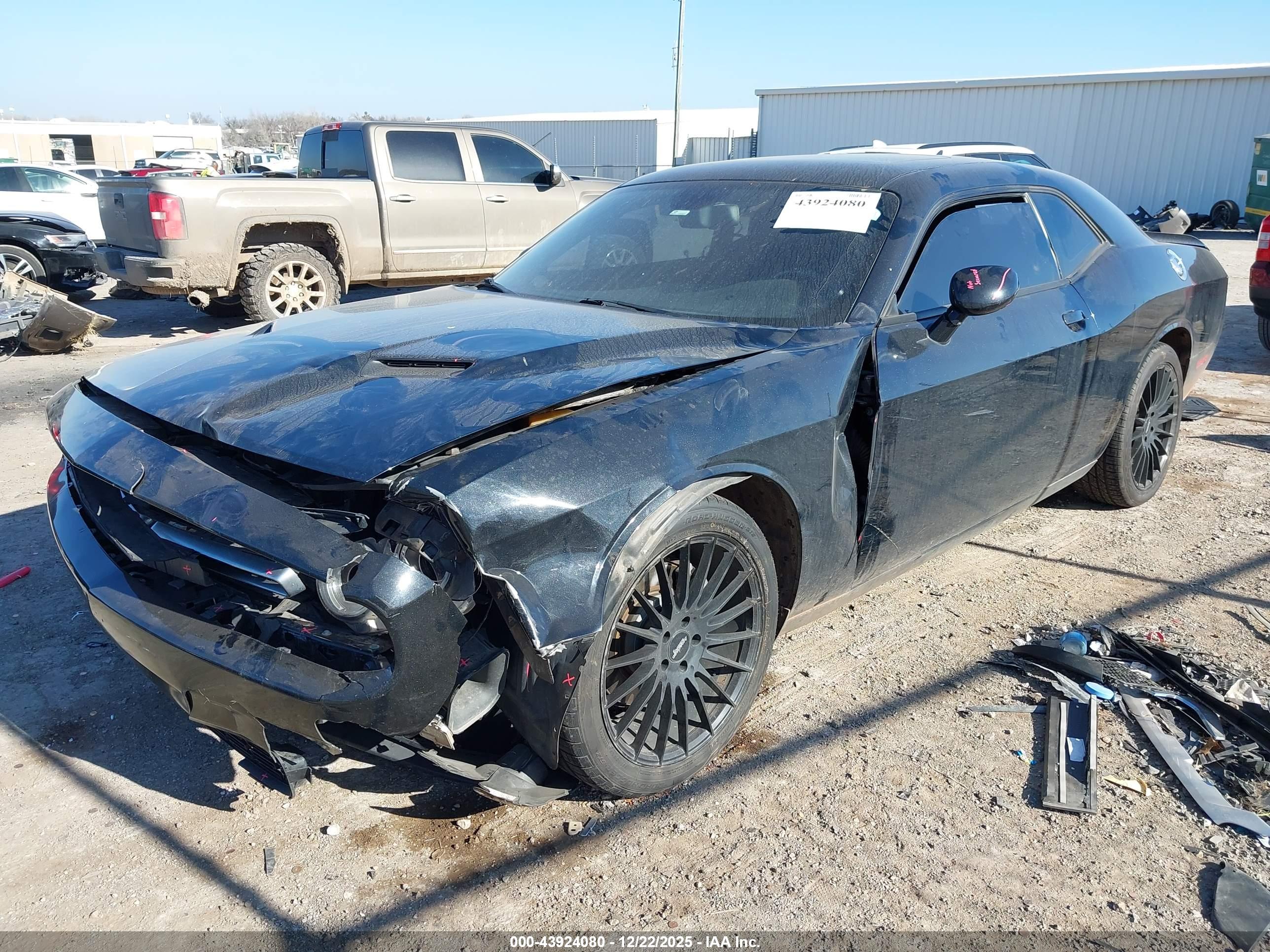 DODGE CHALLENGER image 2