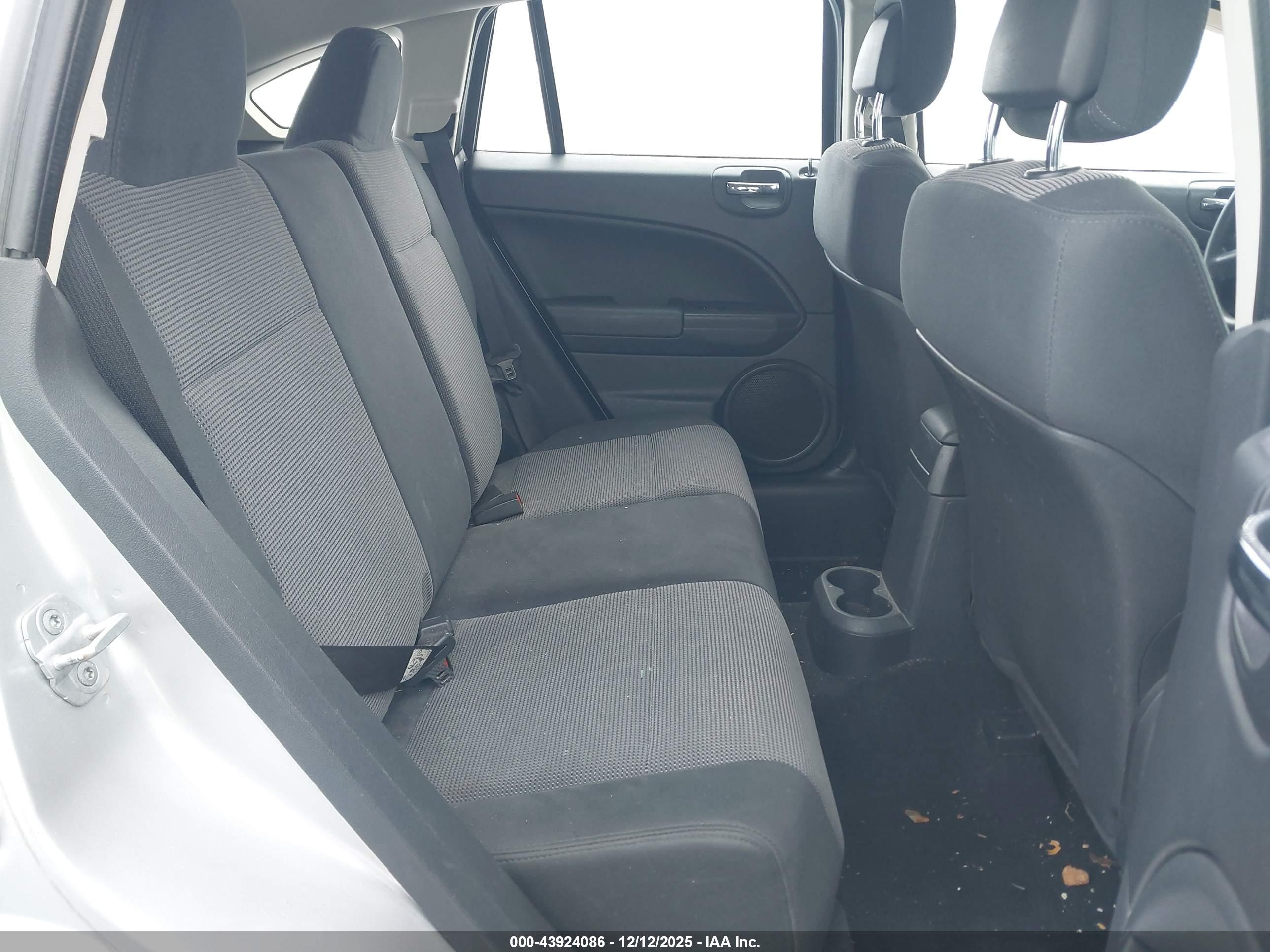 DODGE CALIBER image 8