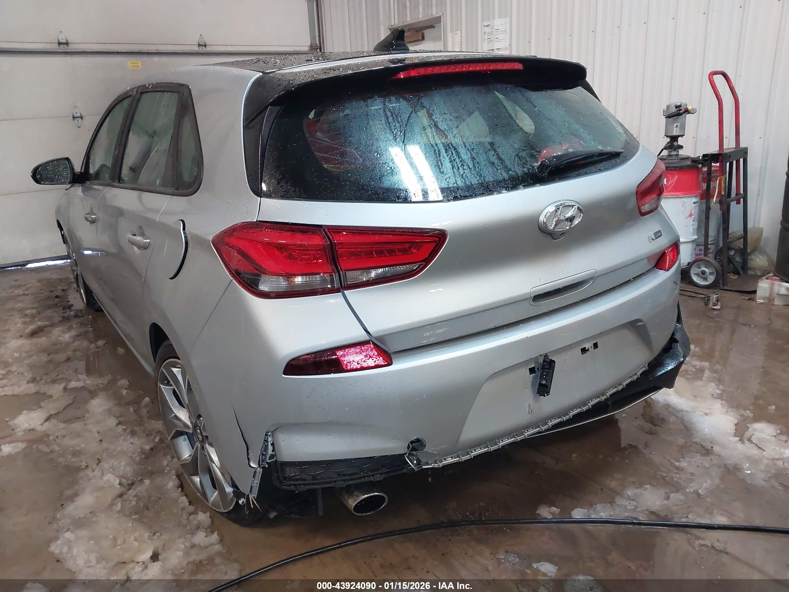HYUNDAI ELANTRA image 3