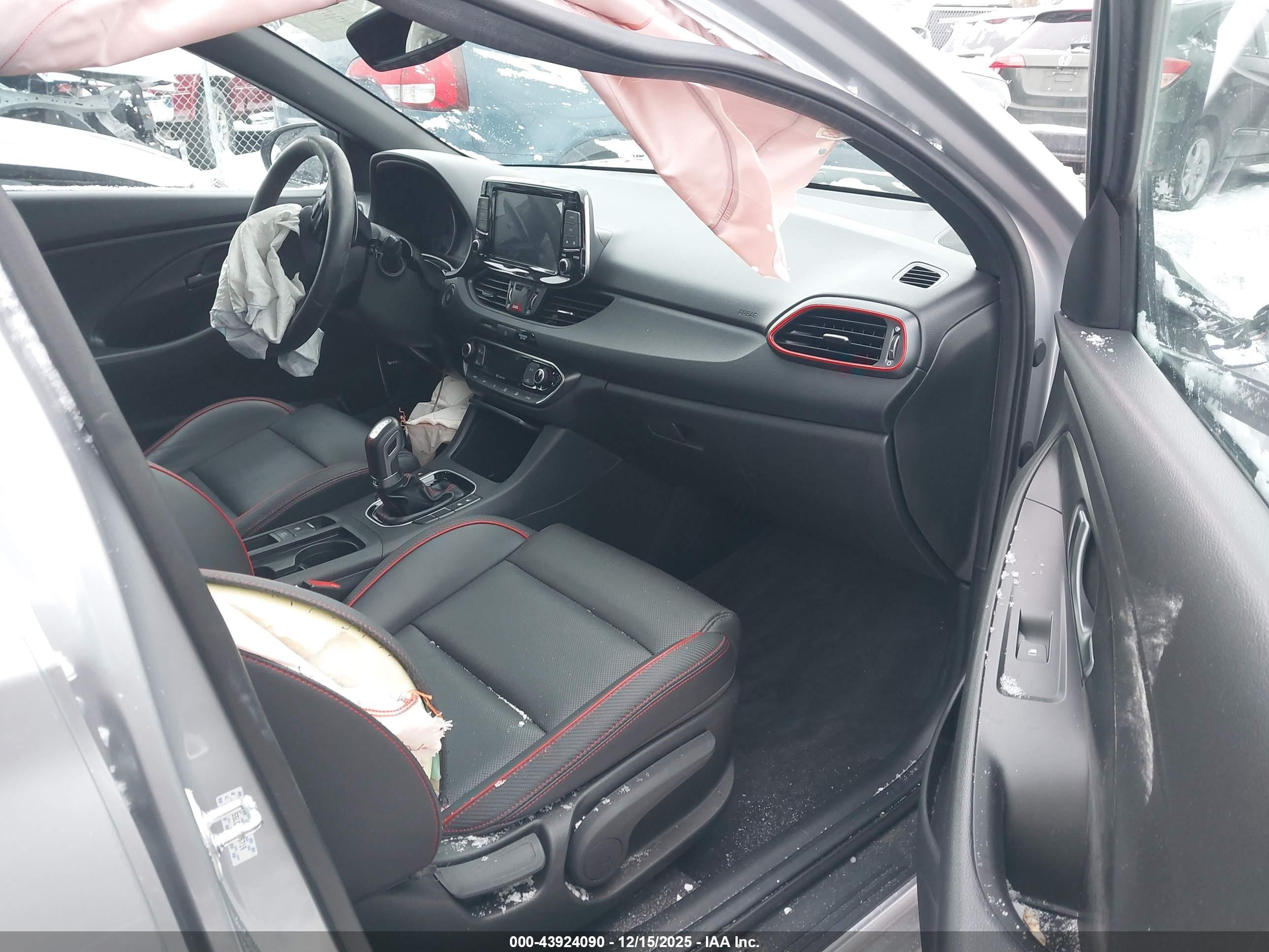 HYUNDAI ELANTRA image 5