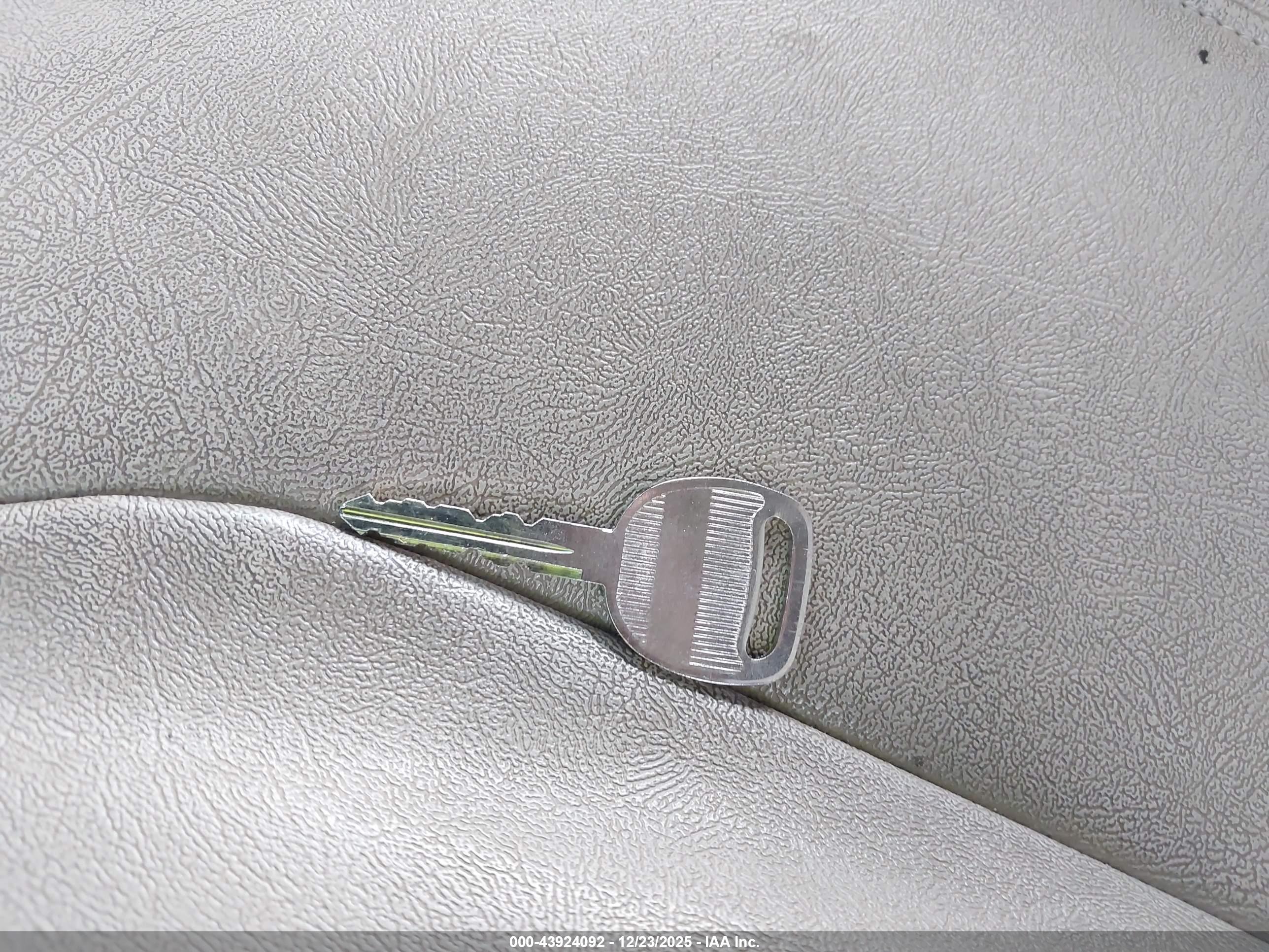 GMC YUKON image 11