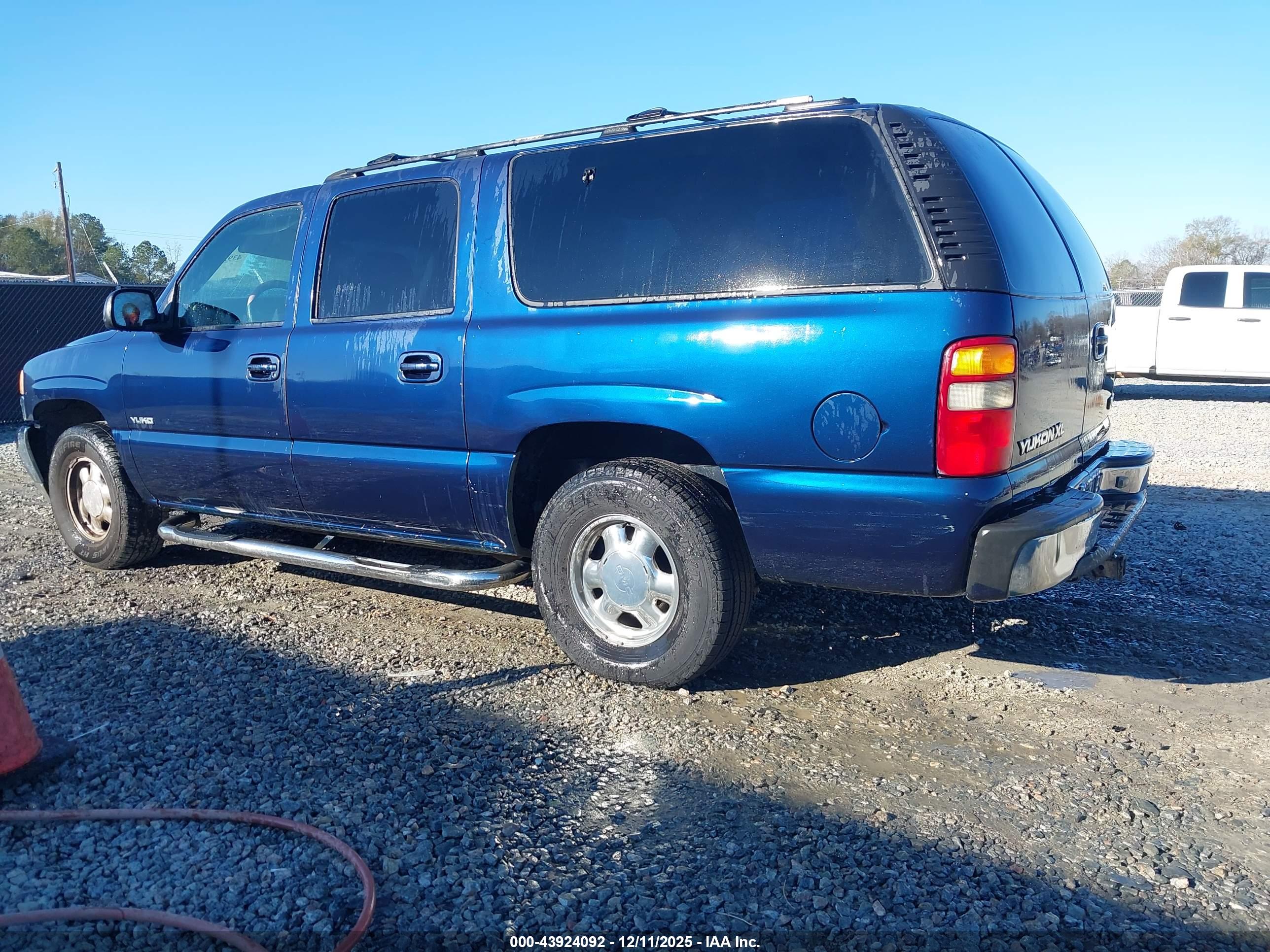 GMC YUKON image 3