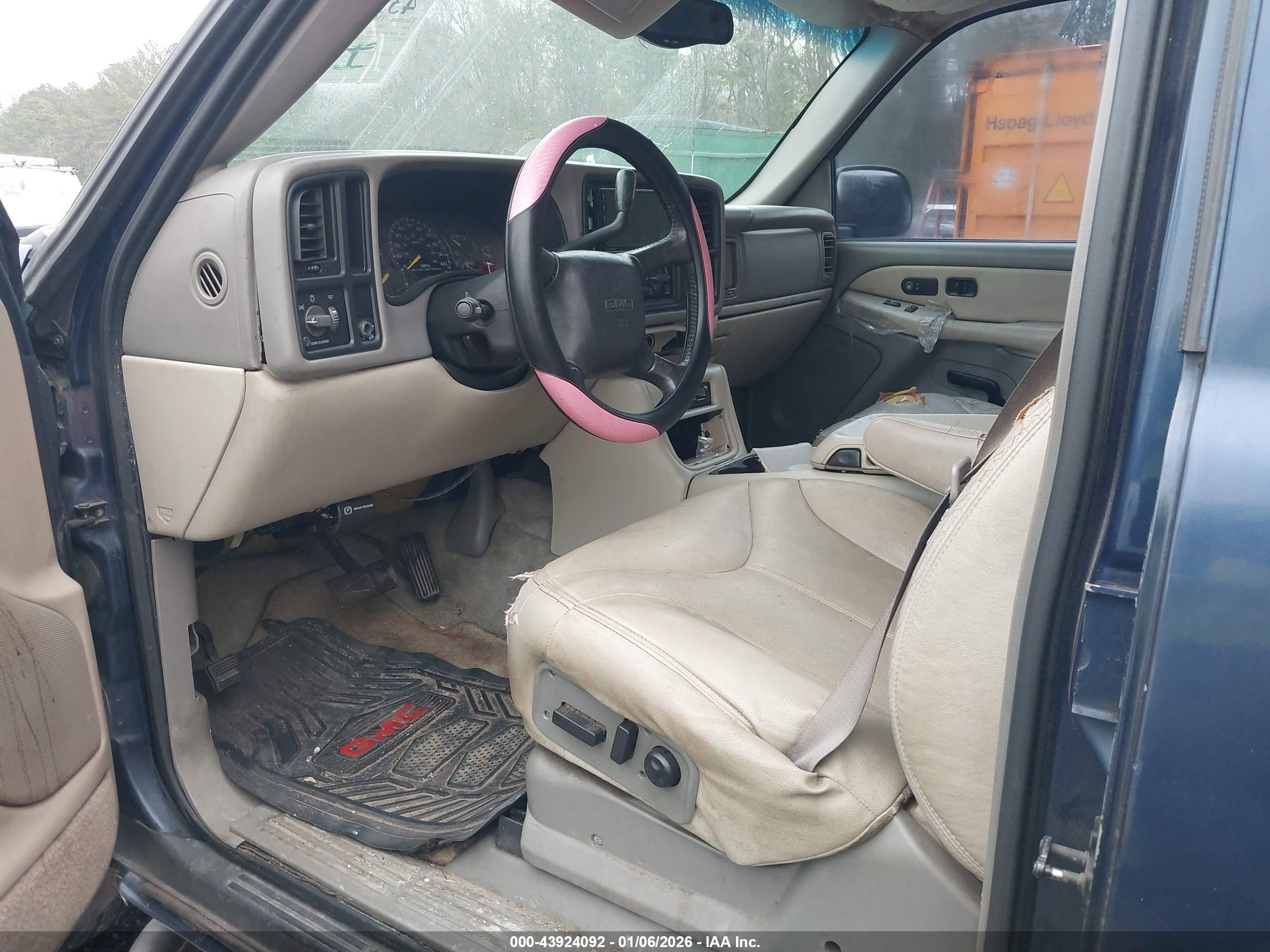GMC YUKON image 5