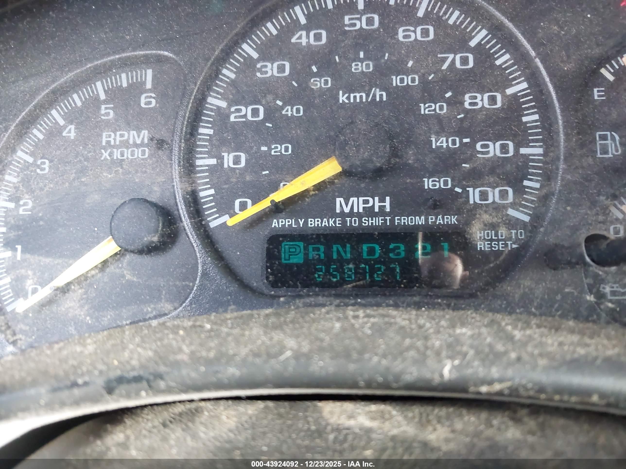 GMC YUKON image 7