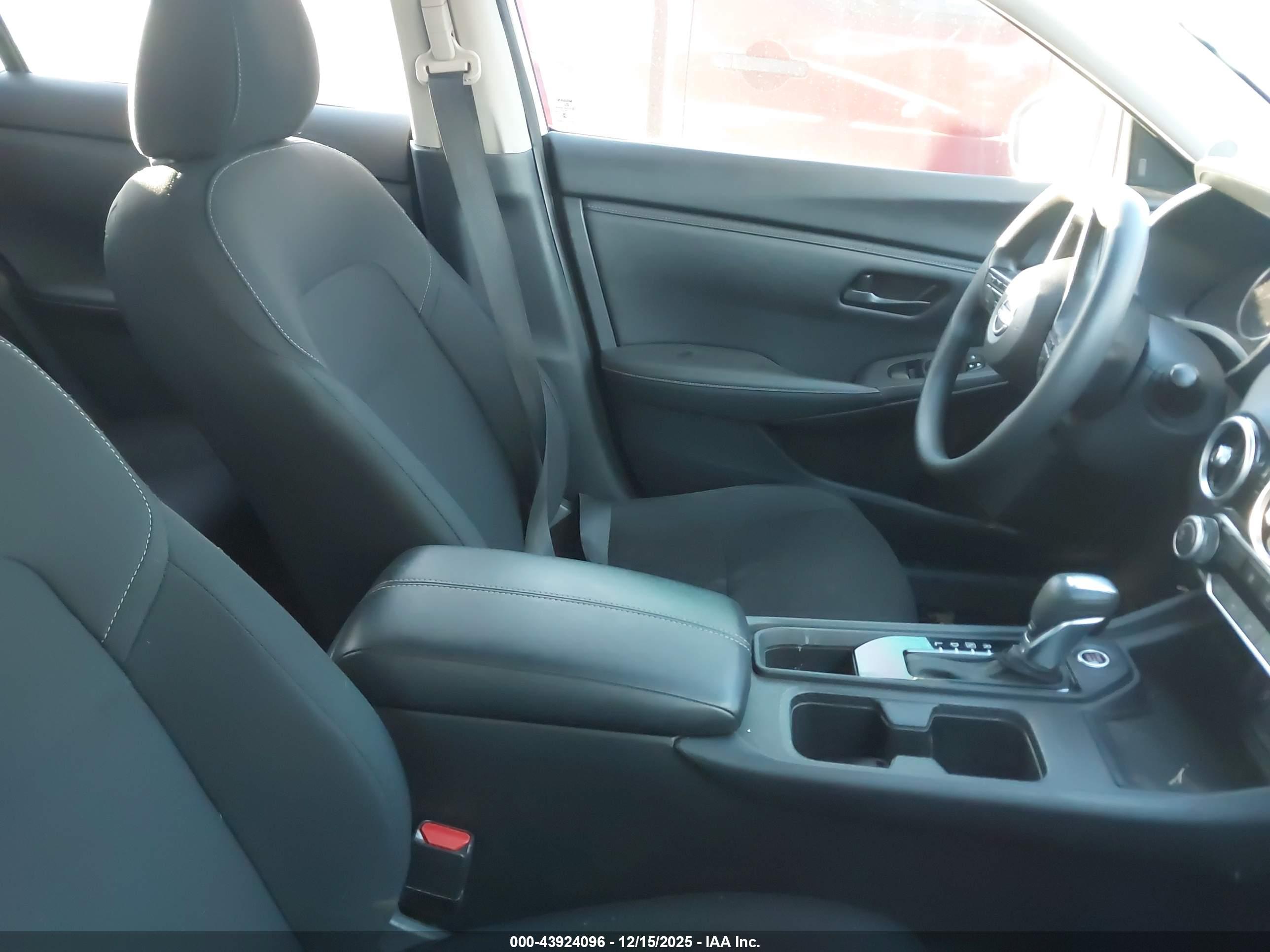 NISSAN SENTRA image 5