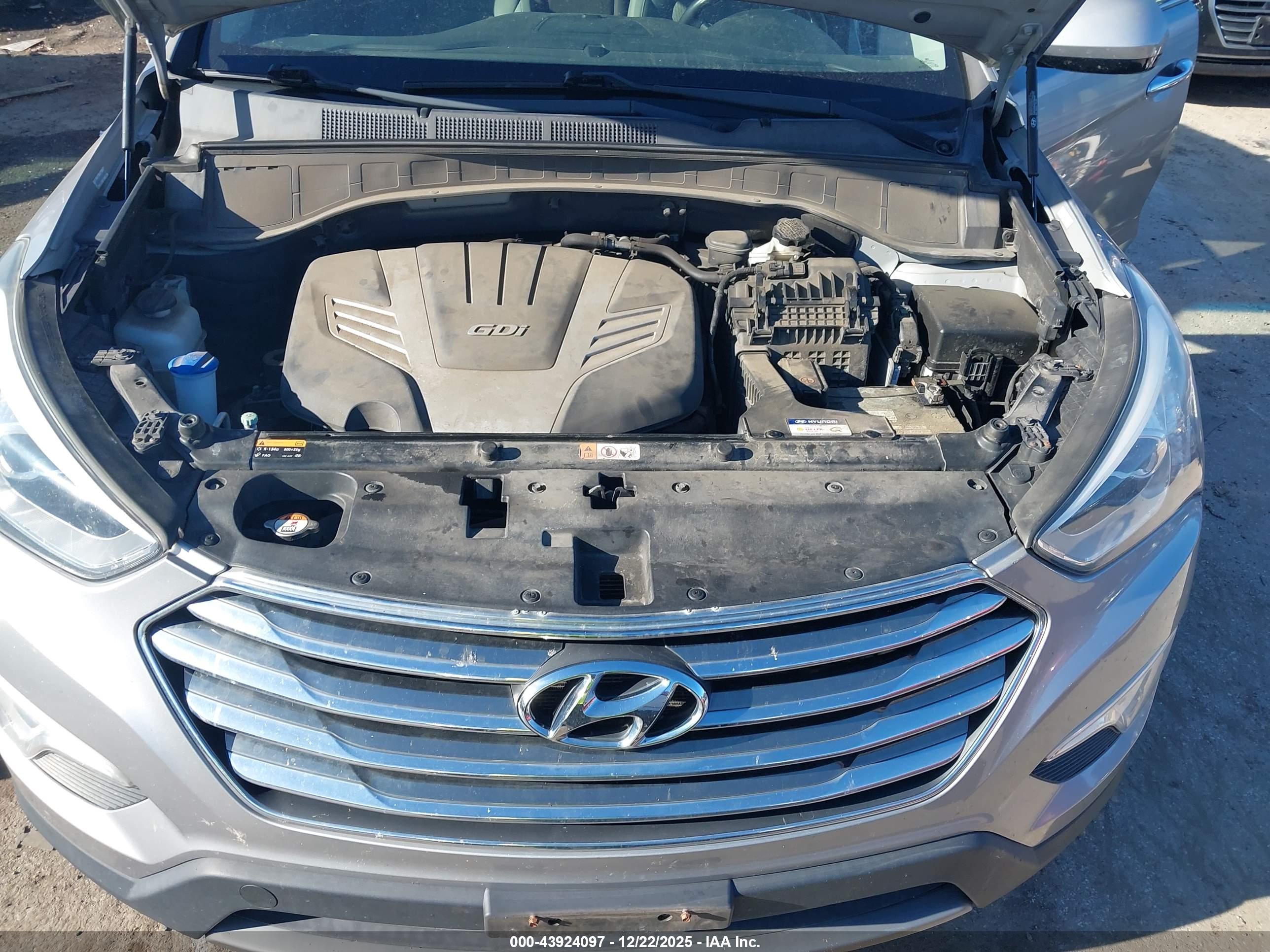 HYUNDAI SANTA image 10