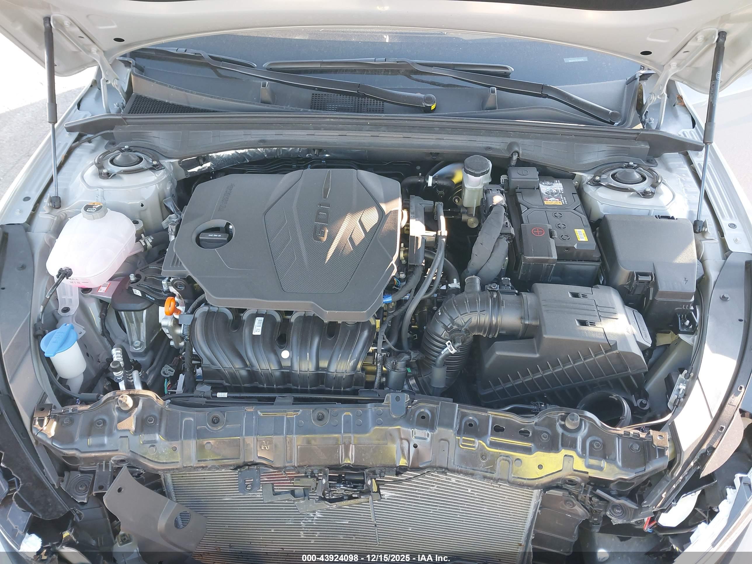 KIA K5 image 10