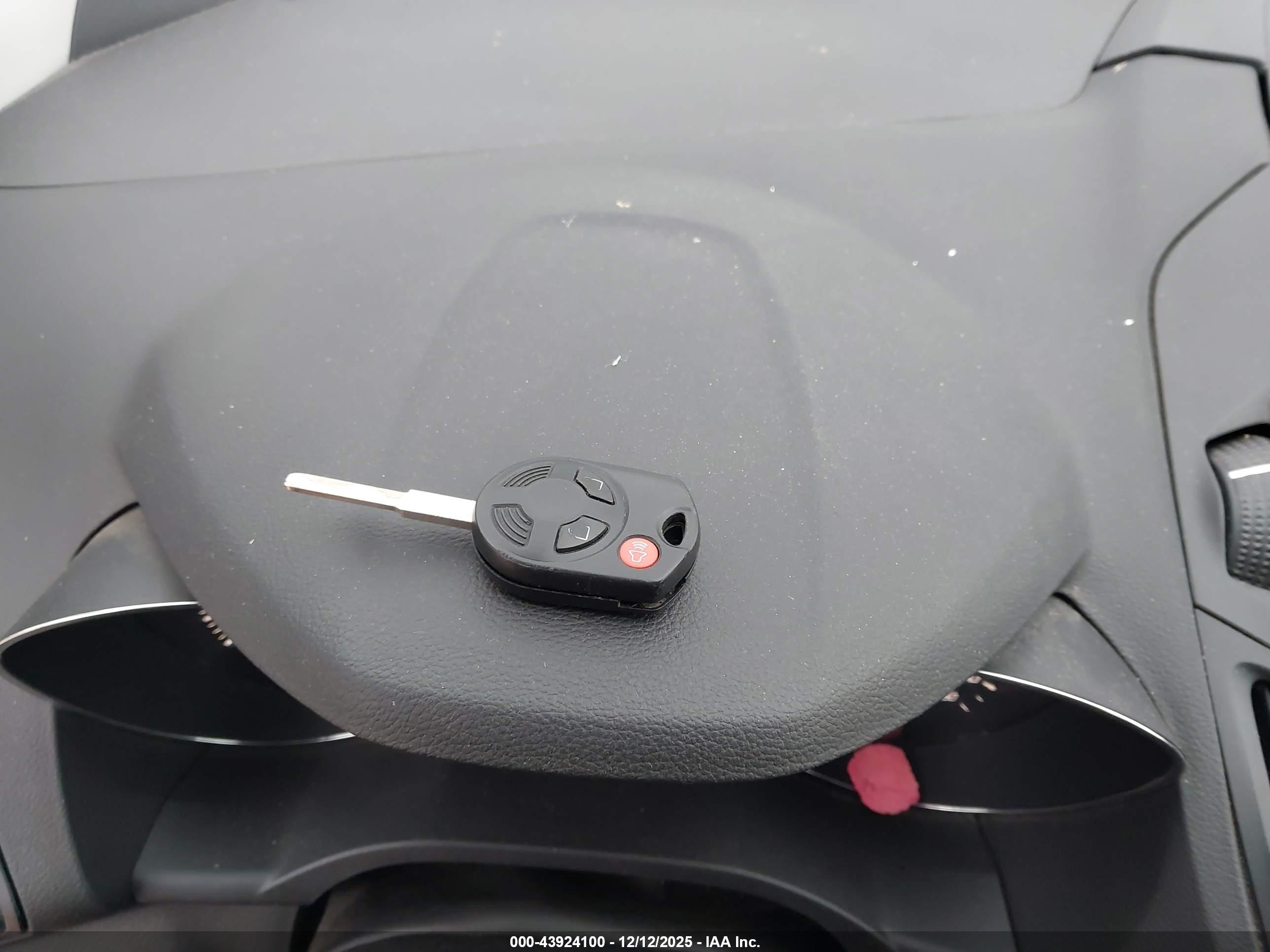 FORD ESCAPE image 11