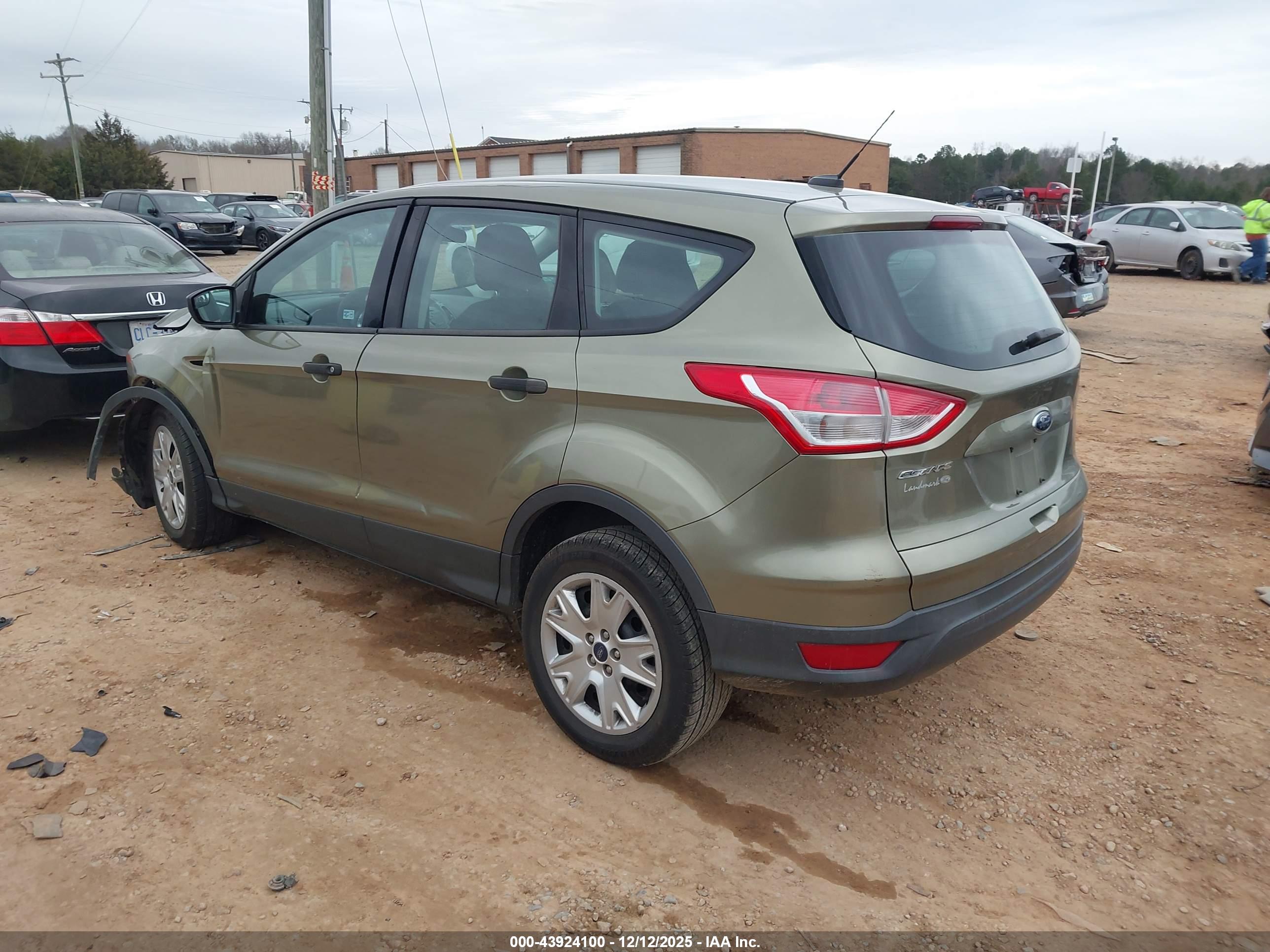 FORD ESCAPE image 3