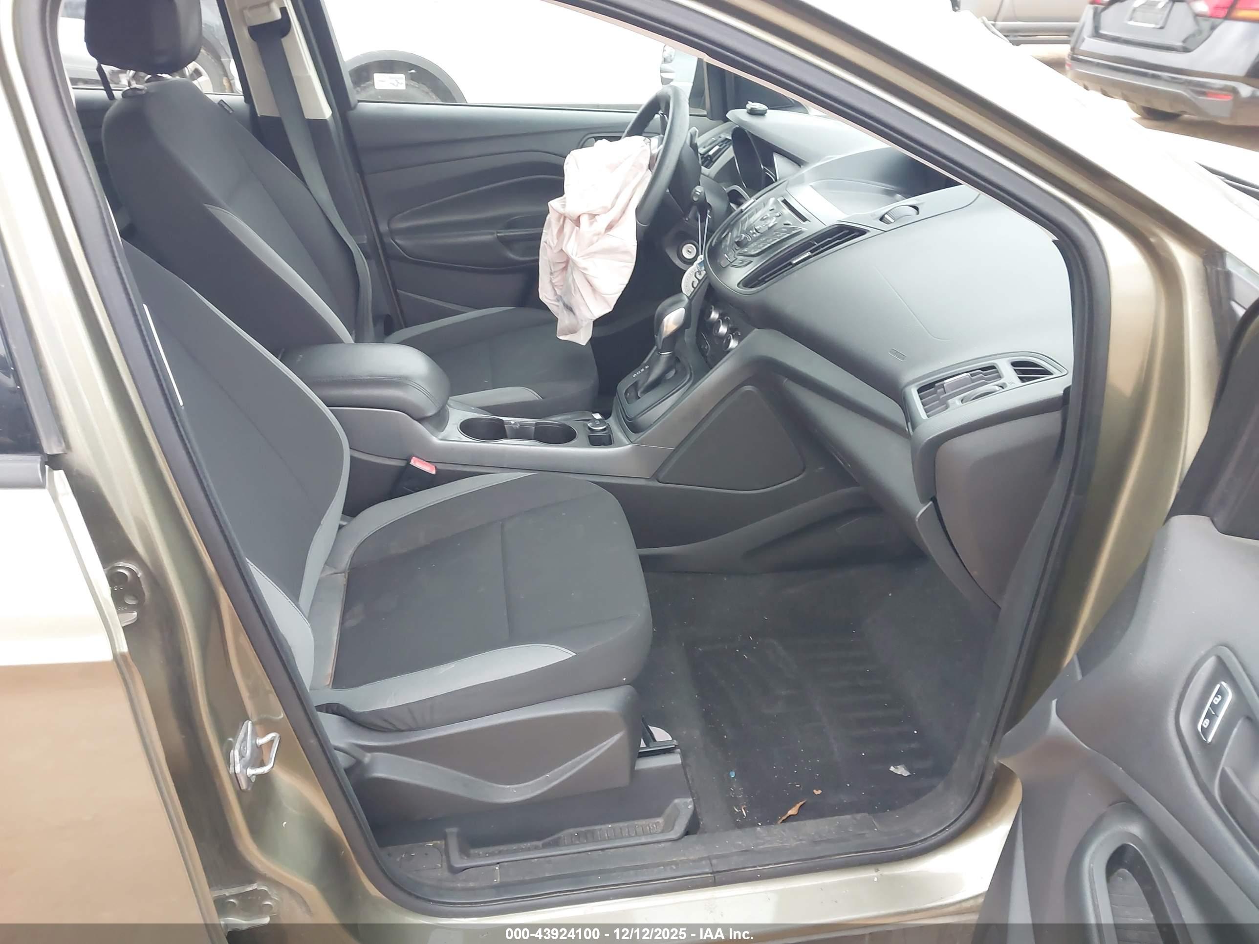 FORD ESCAPE image 5