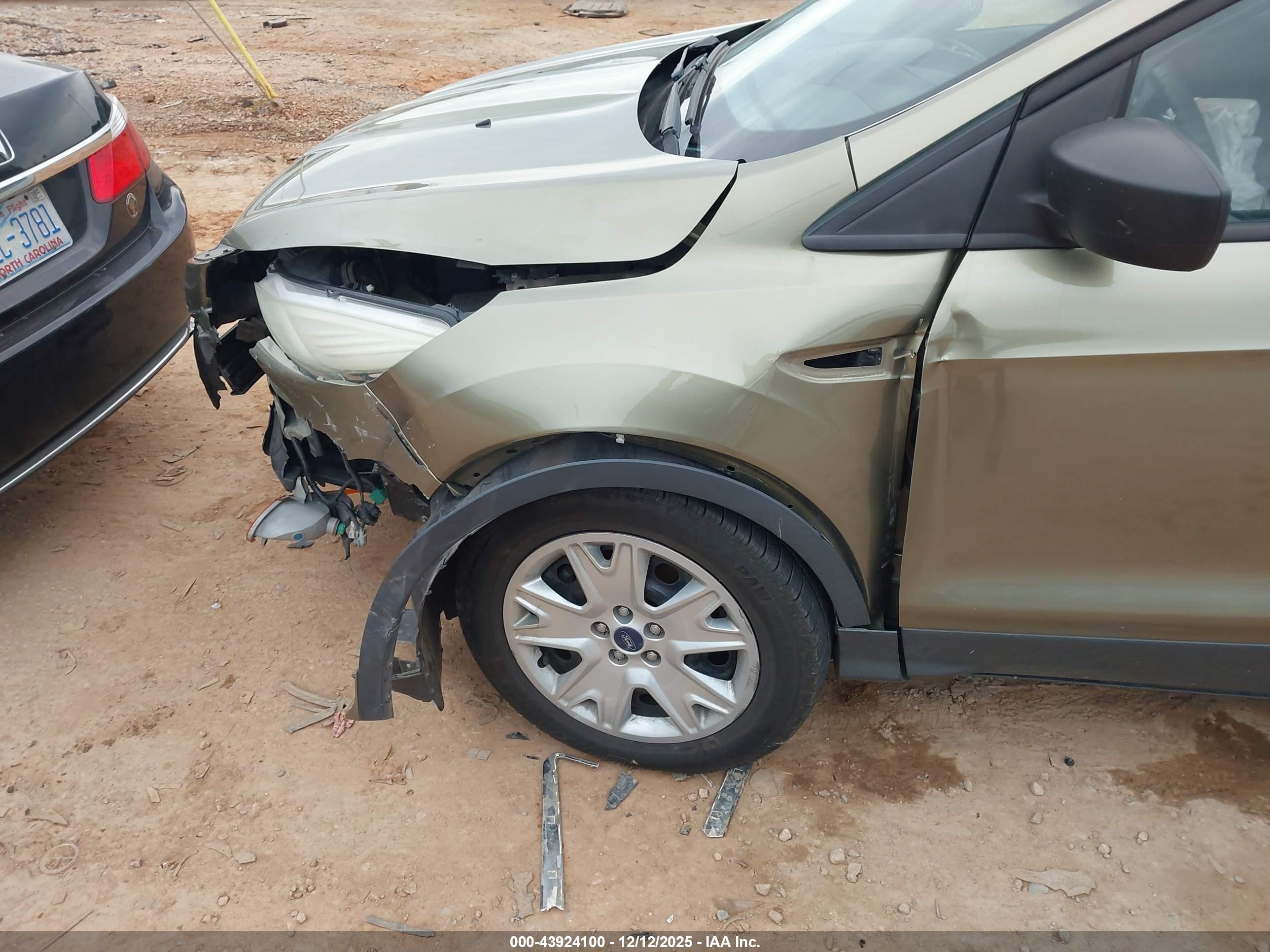FORD ESCAPE image 6