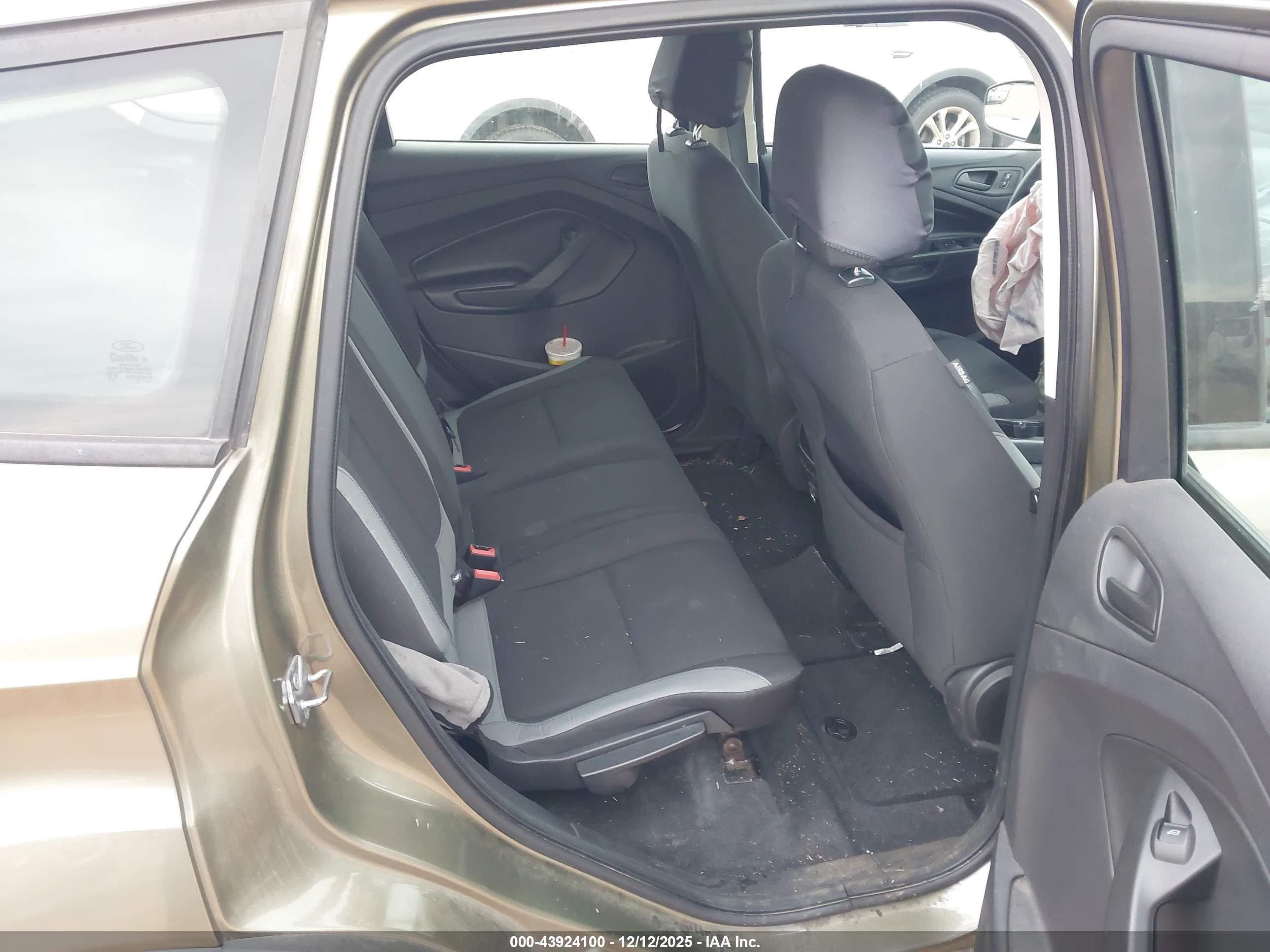 FORD ESCAPE image 8