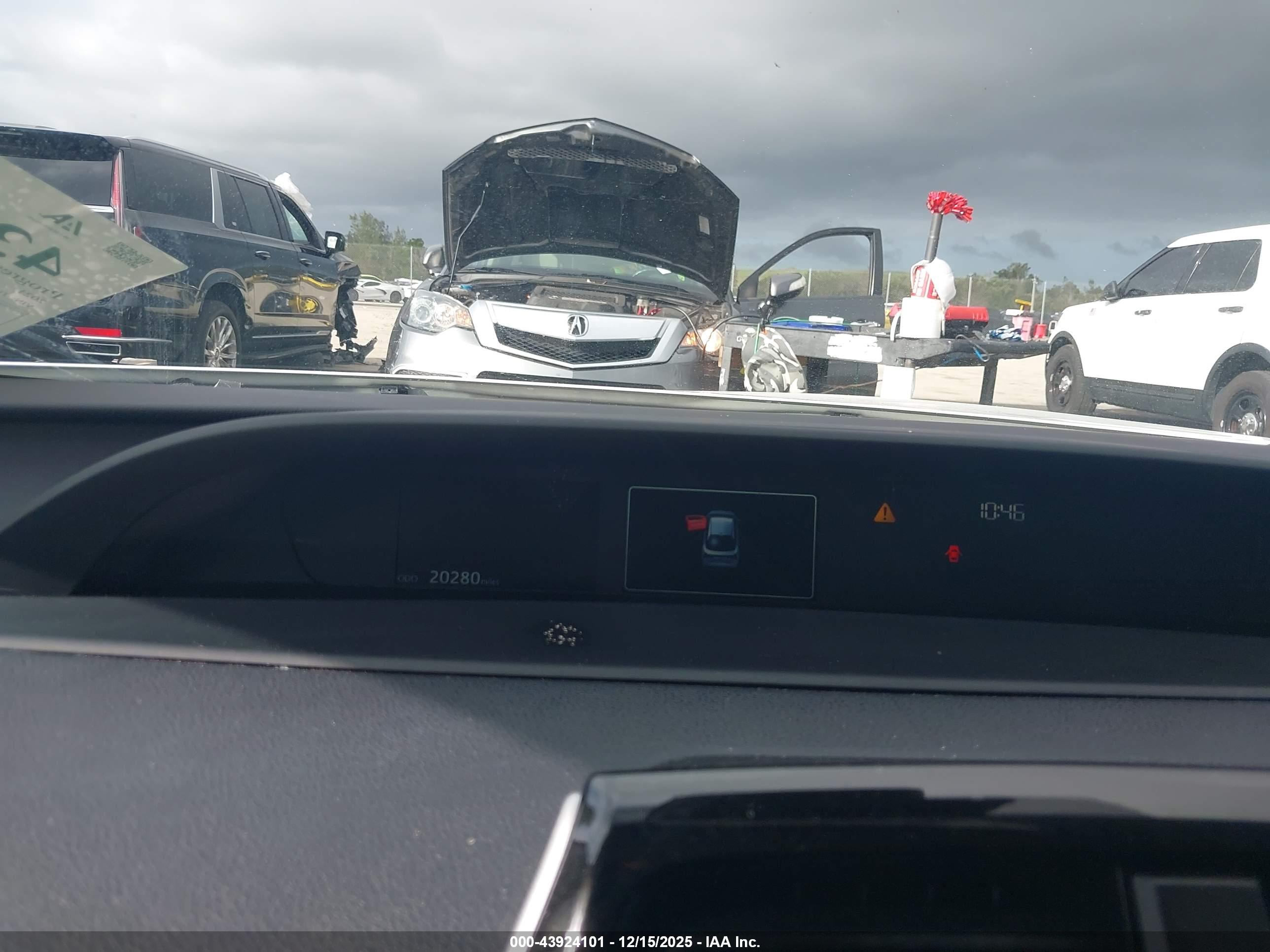 TOYOTA PRIUS image 7
